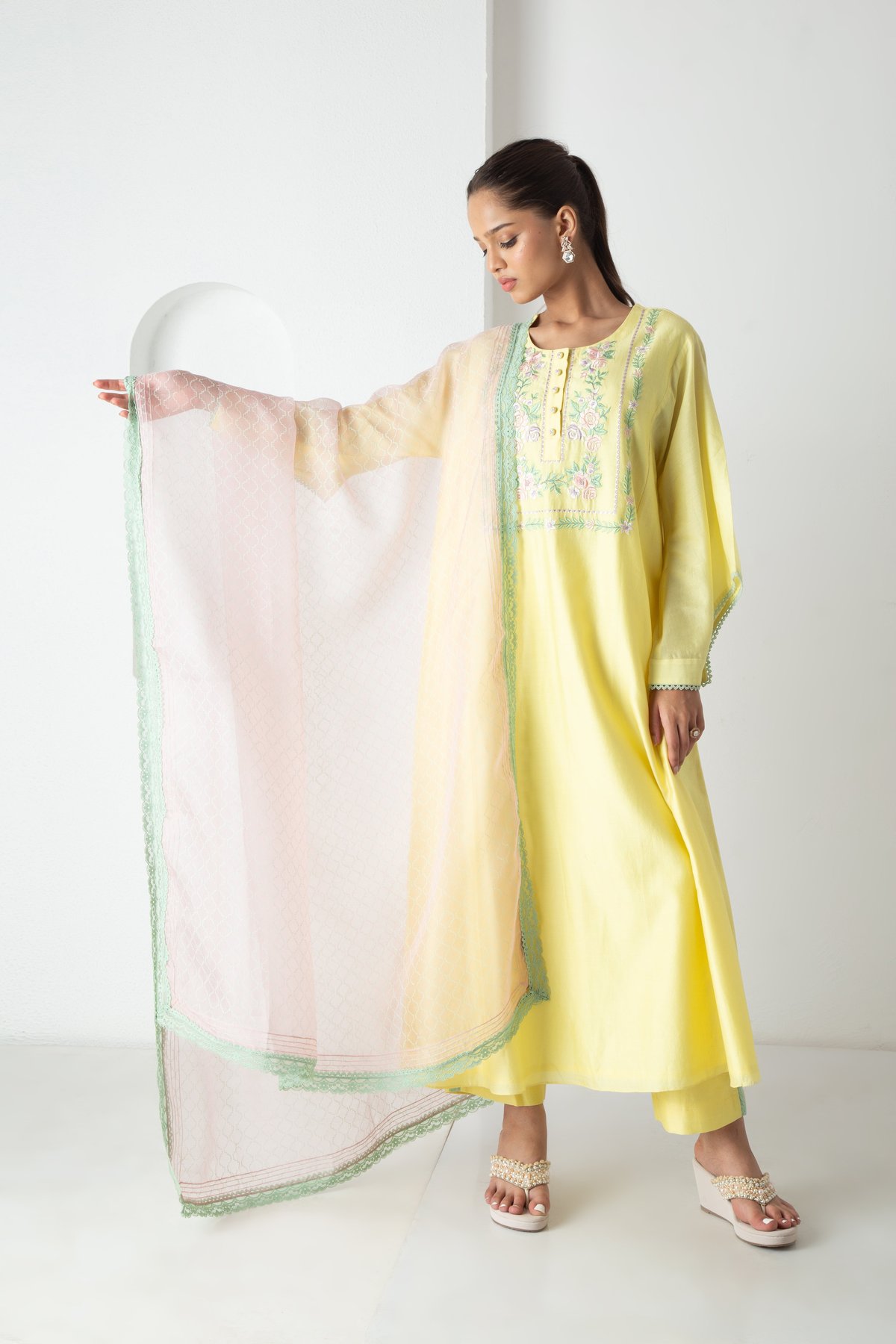 Cyra Kurta
