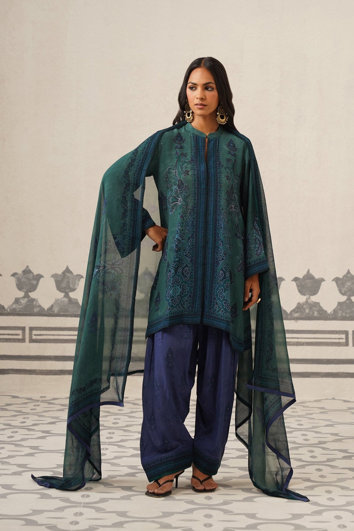 Noor Crepe Printed Suit Set