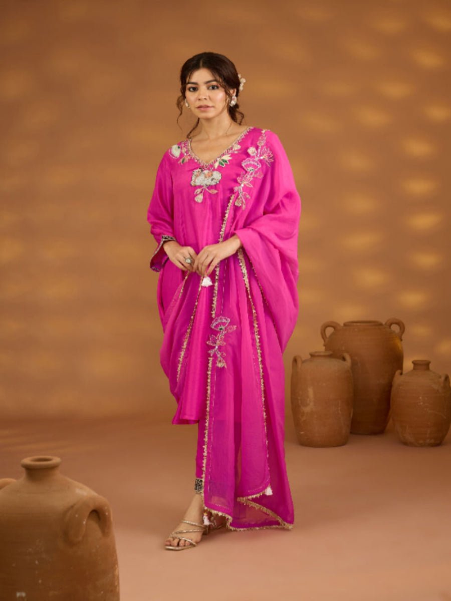 Gulabi Kamal suit set