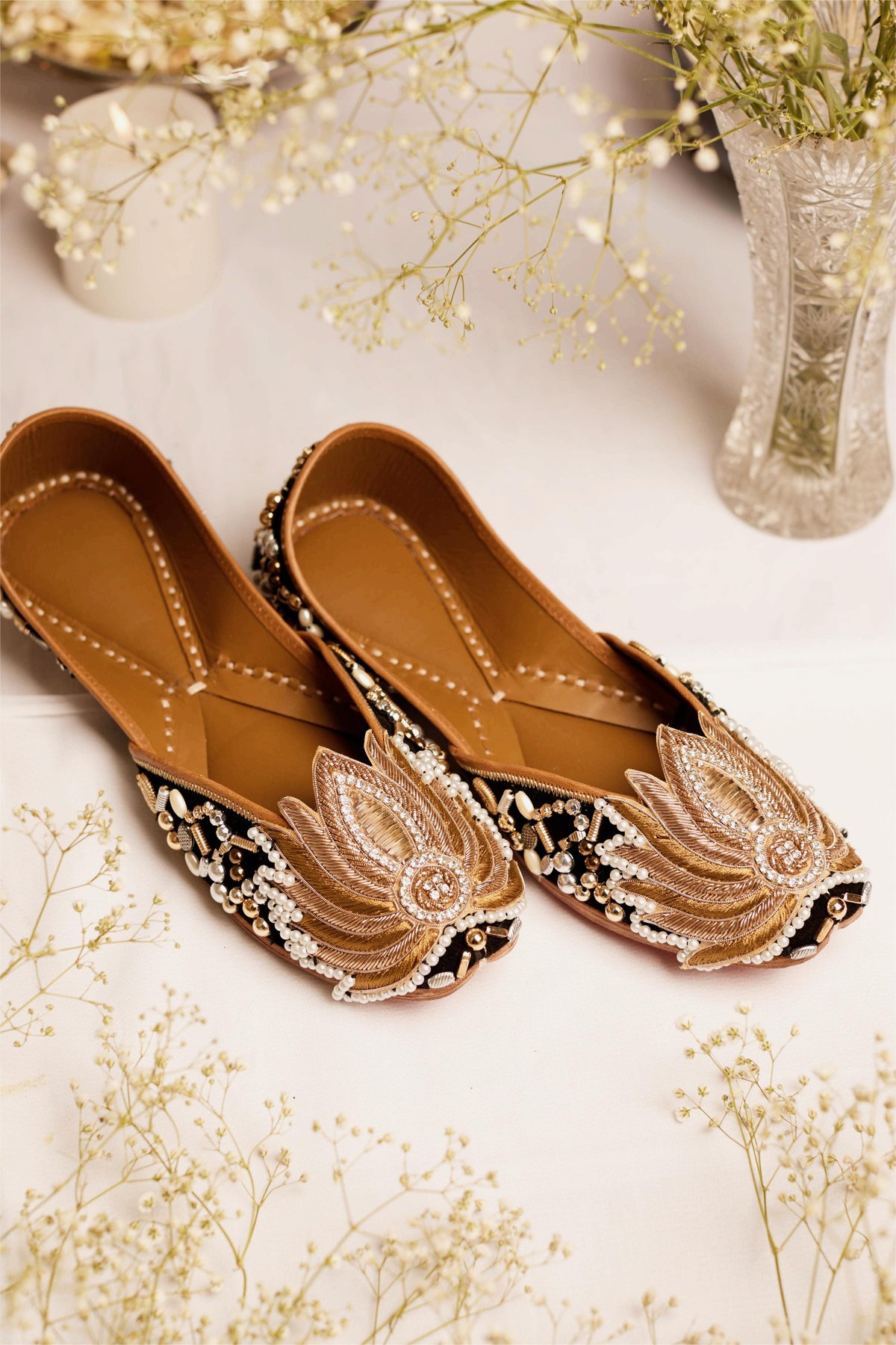 Gold Lotus Jutti