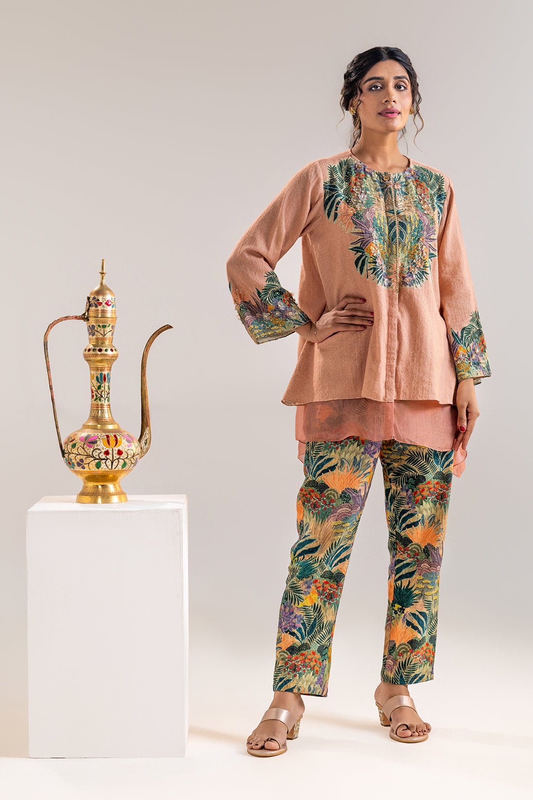 Kaira Embroidered Kurta Set