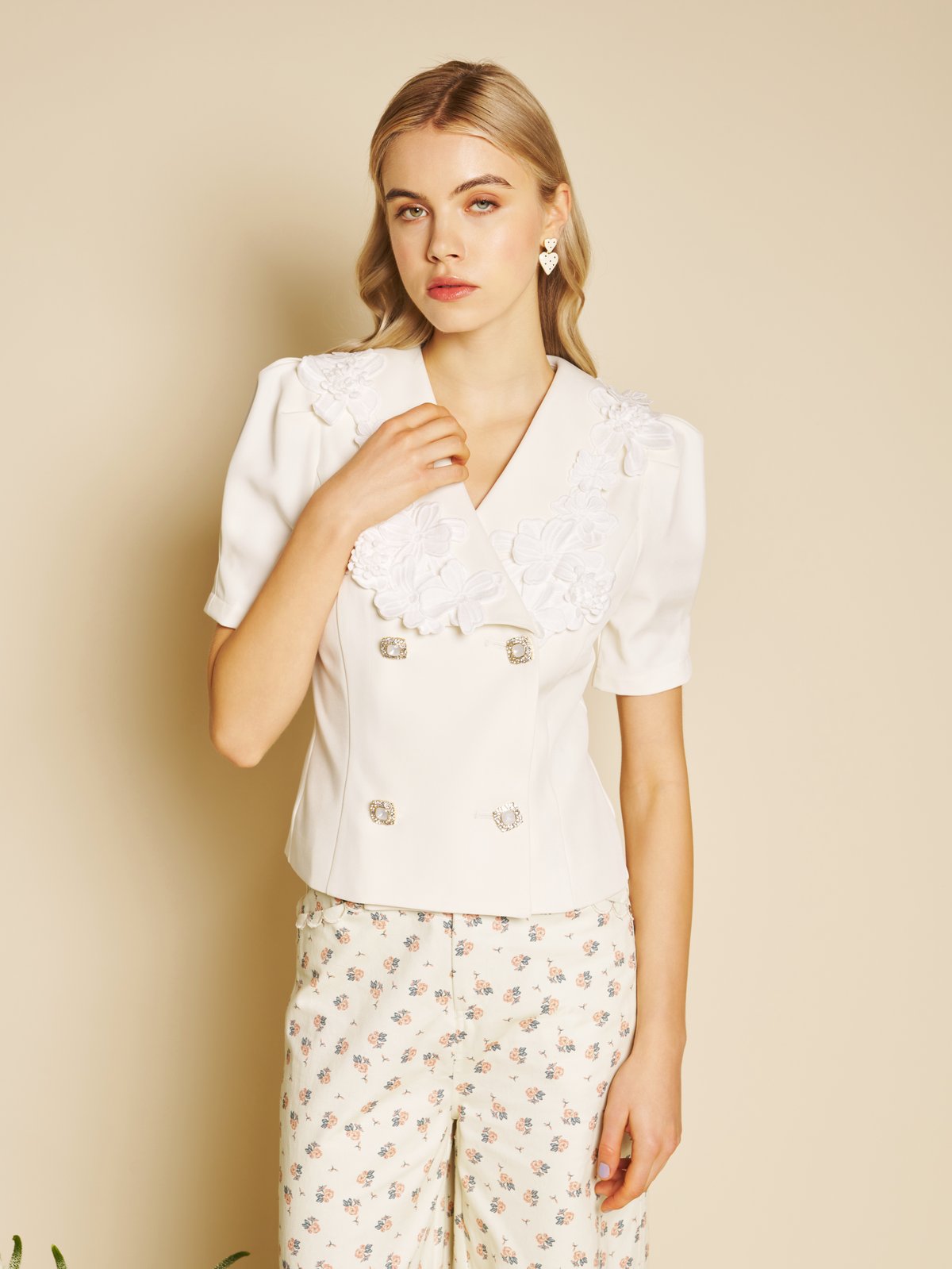 Pearled White Double-Breasted Applique Collar Tailored Top