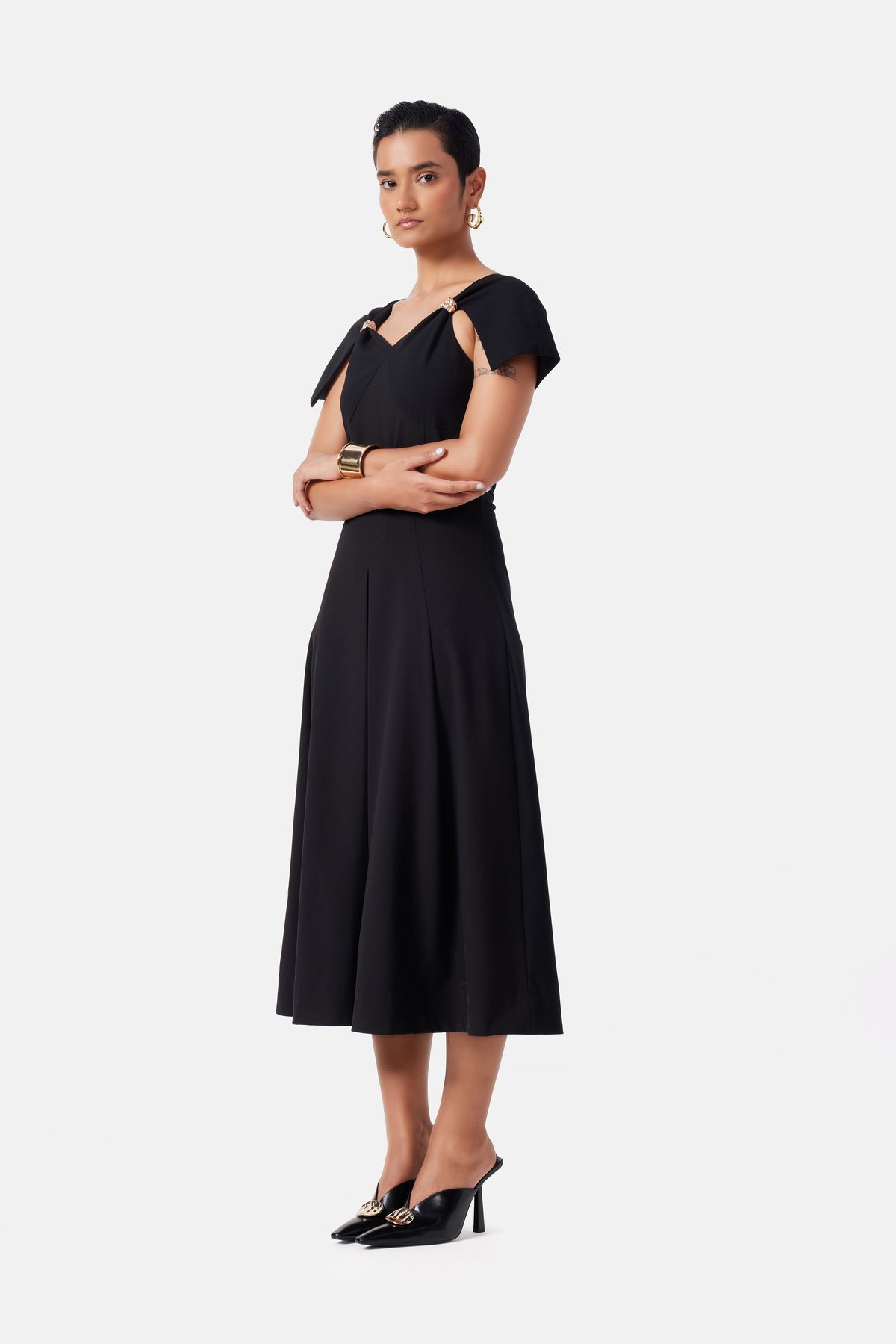Black Fit and Flare Midi Dress with Sweetheart Neck