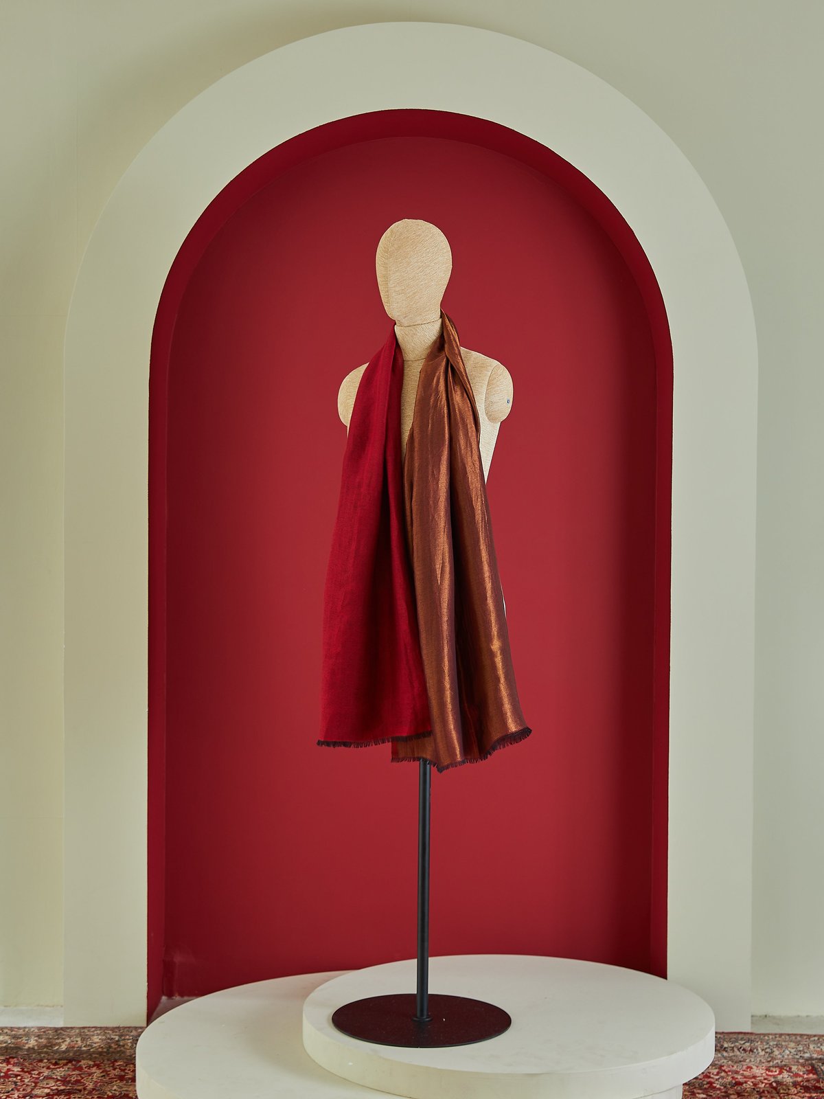 Wool Reversible Zari Stole