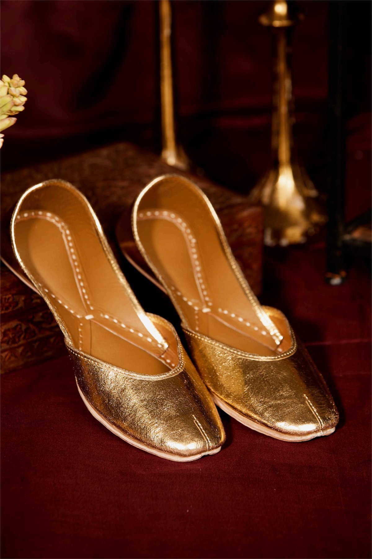 Metallic Gold Jutti