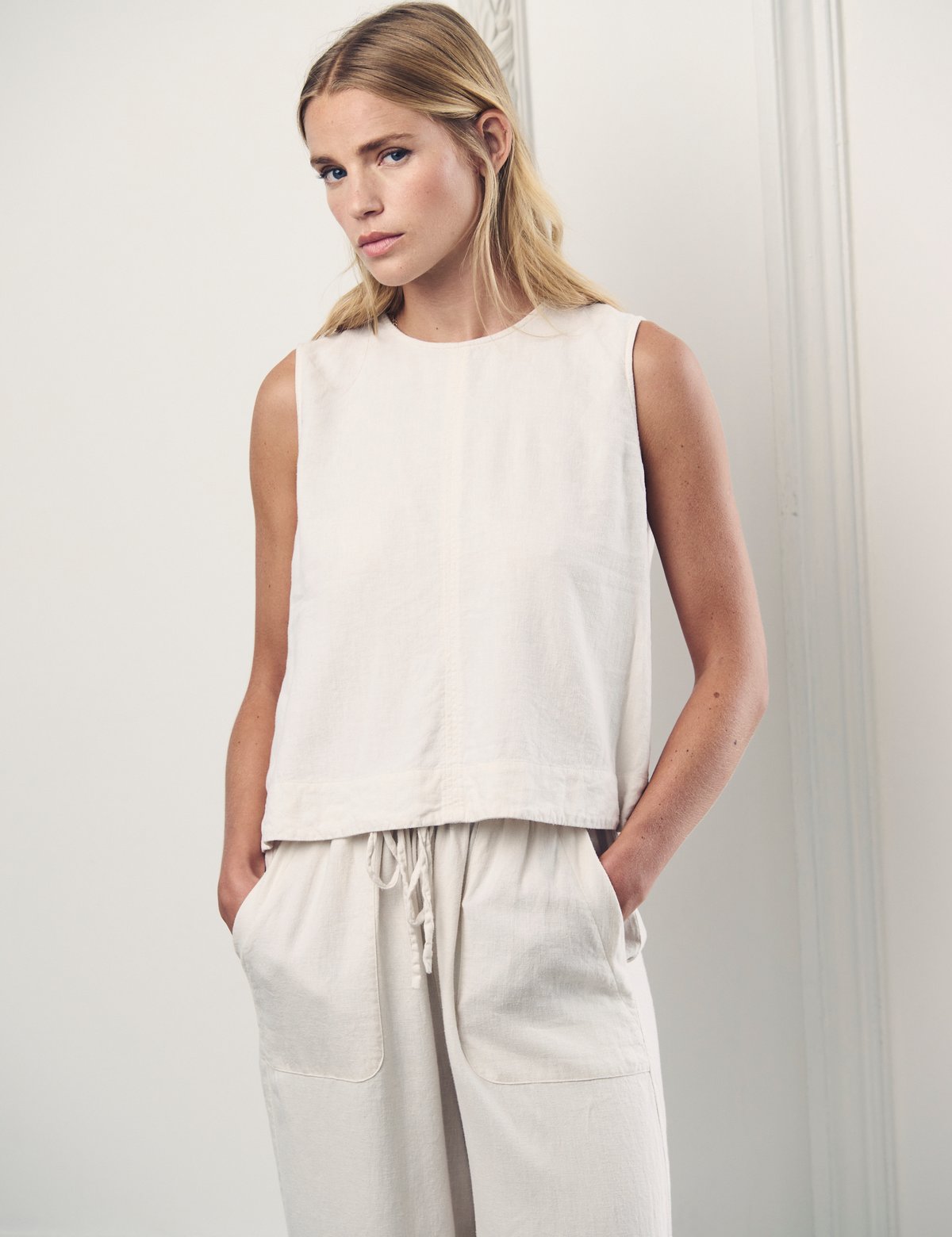 Cream Linen-Blend Sleeveless Round Neck Shell Top
