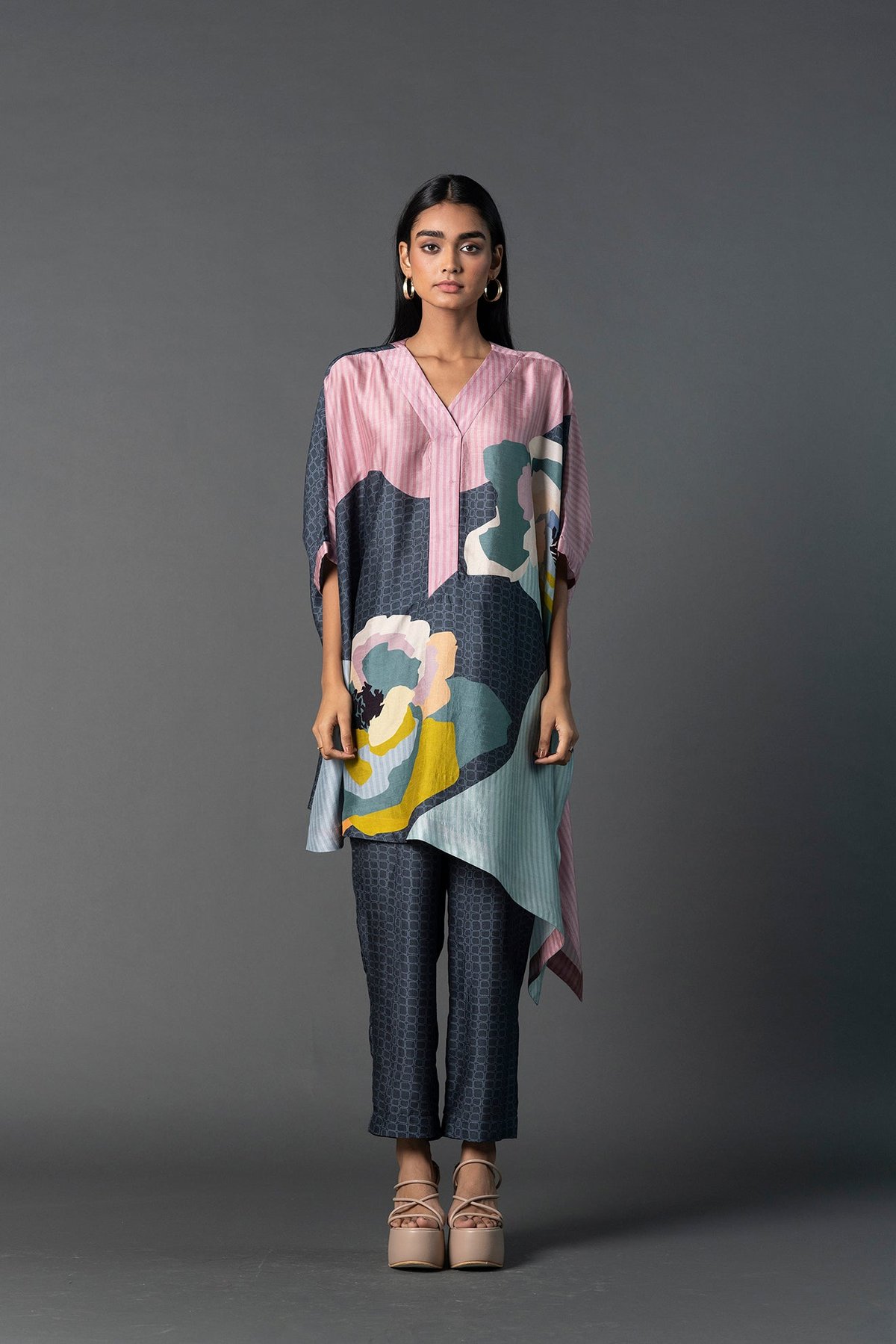 Array Posy Soft Charcoal Kurta Set