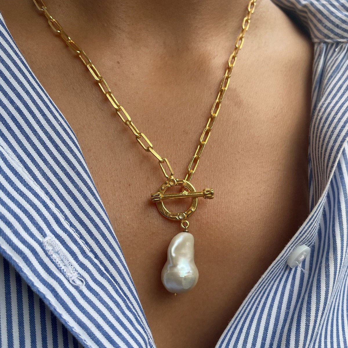Baroque Toggle Chain