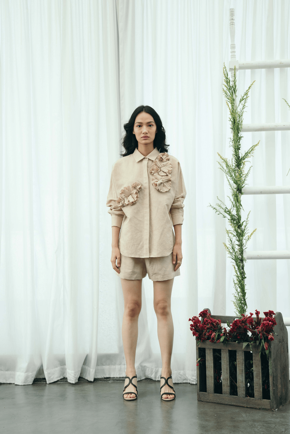 Beige Linen Pull-On Shorts with Elasticated Waist