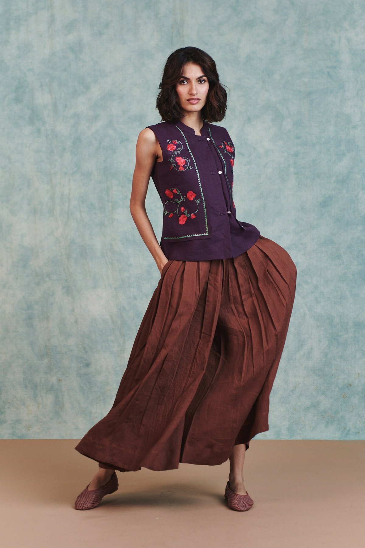 Linen Multi-Pleated Pants