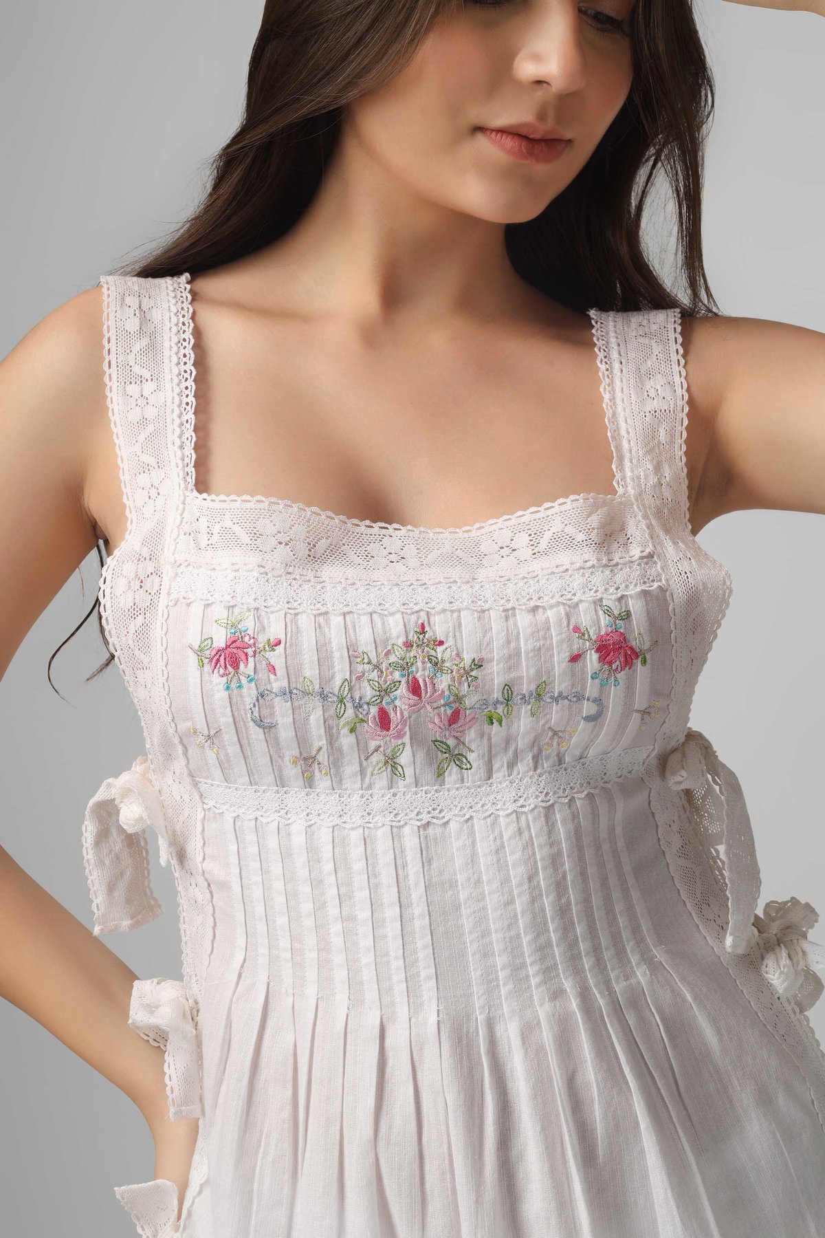 Avery, Embroidered Set