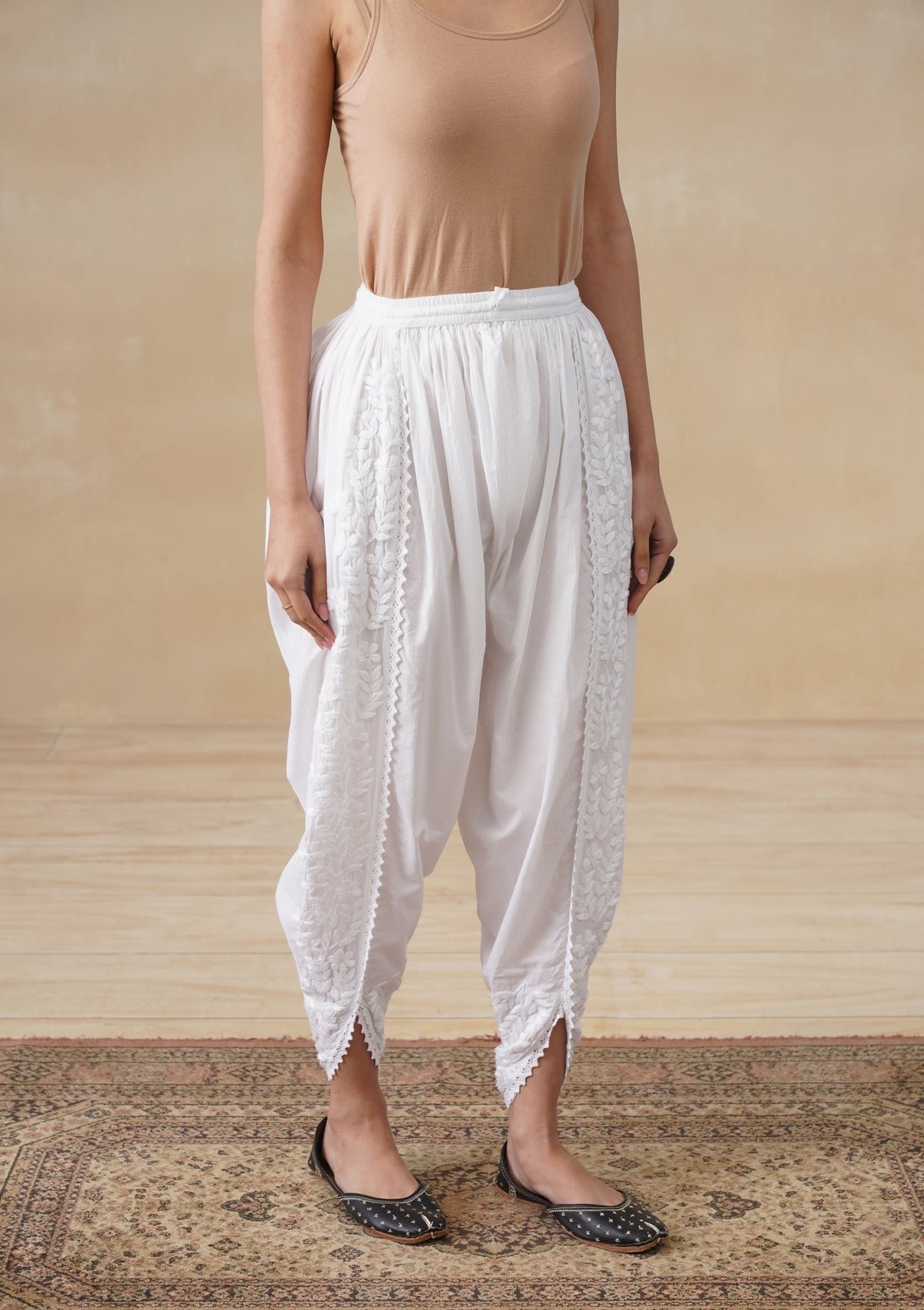 Chikankari Solid Women'S Tulip Salwar - White