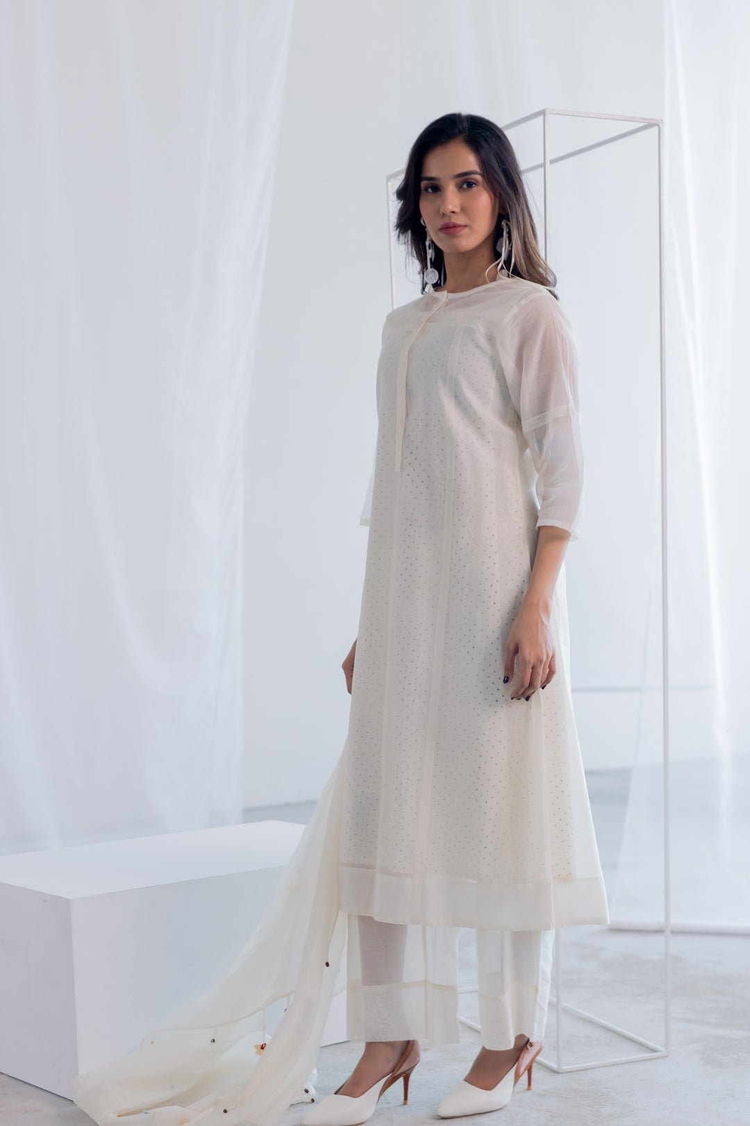 Off White Chanderi Polka Dot Kurta Pant Set with Slip