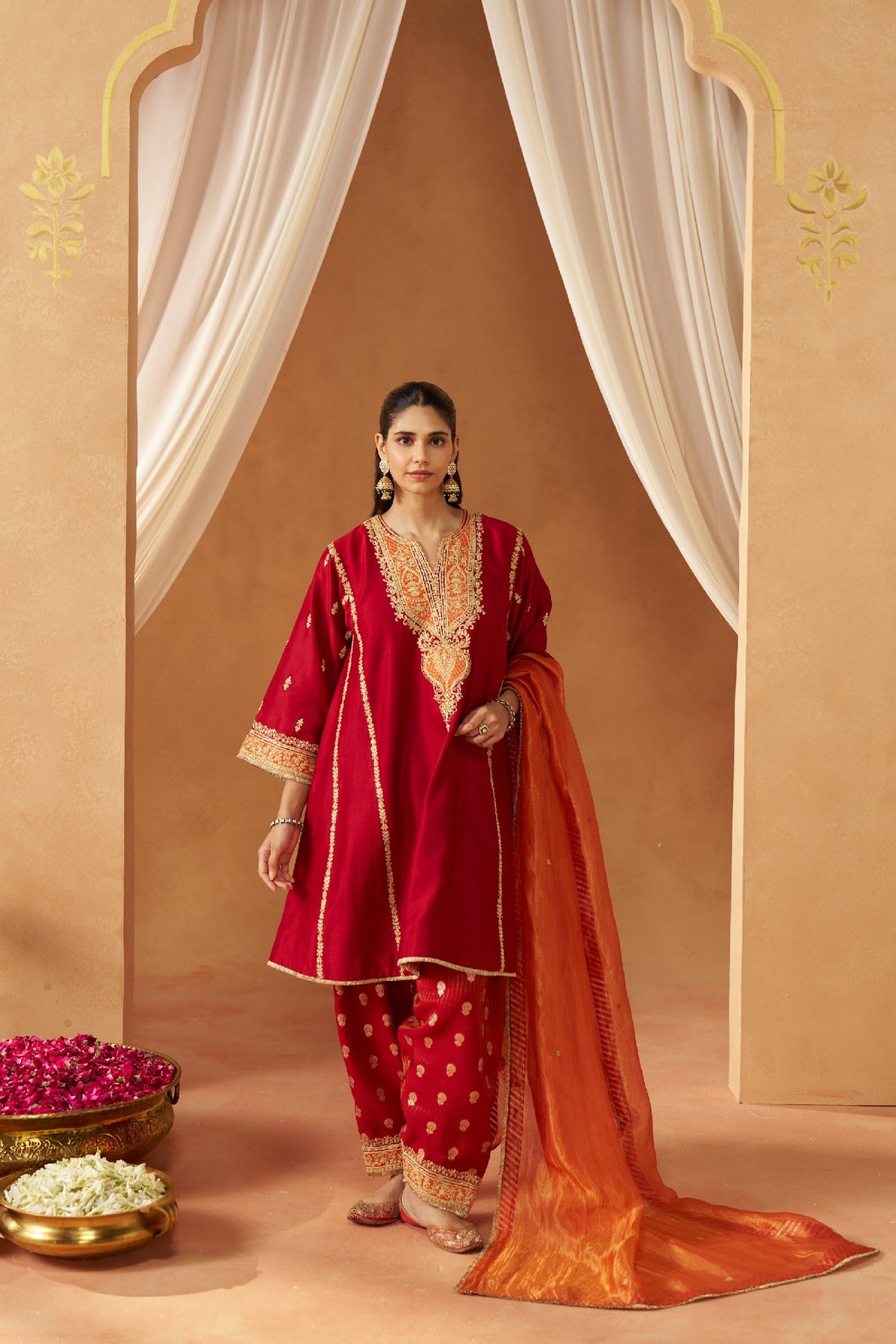 Maahgul Kalidaar Chauga With Salwar