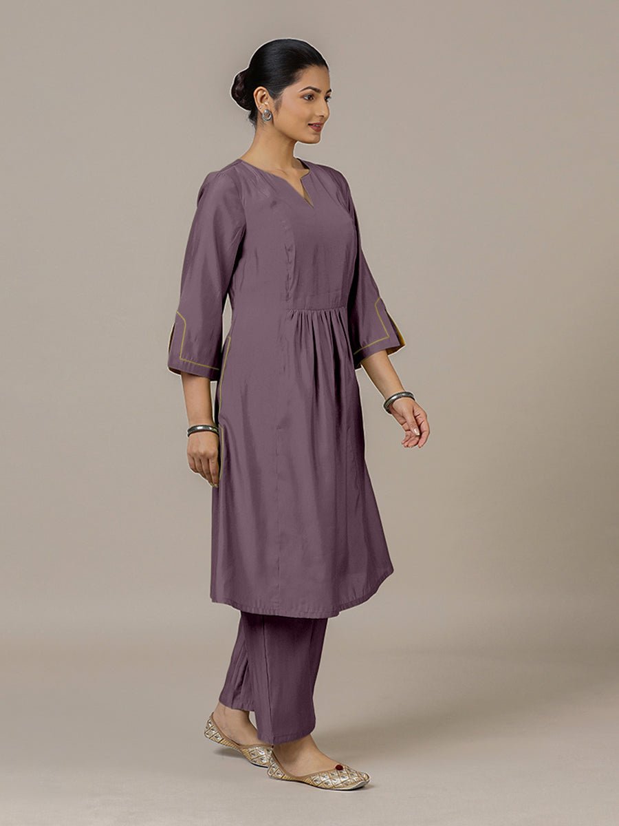 Nimrat Rozaana Kurta Set