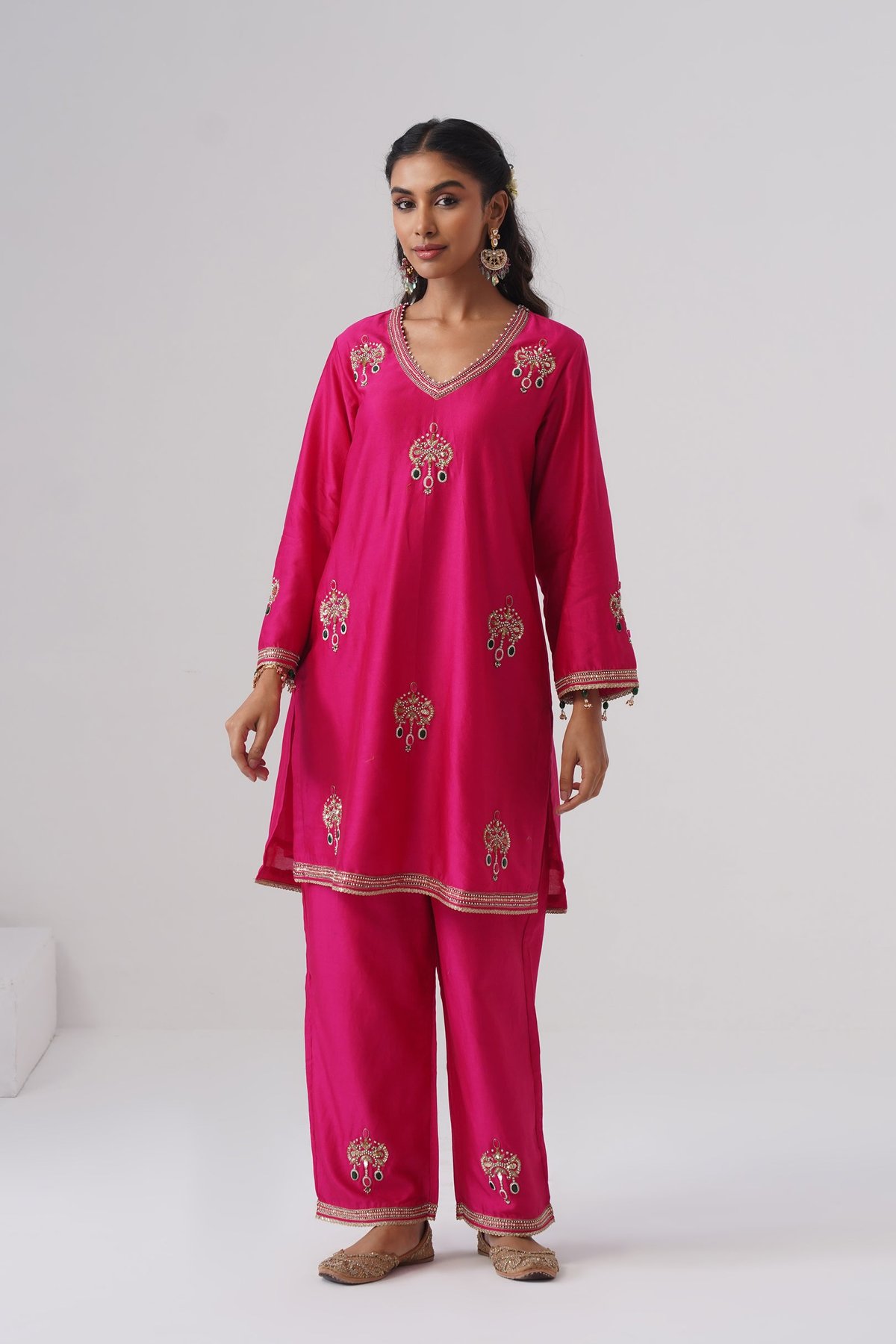 Inaara Set