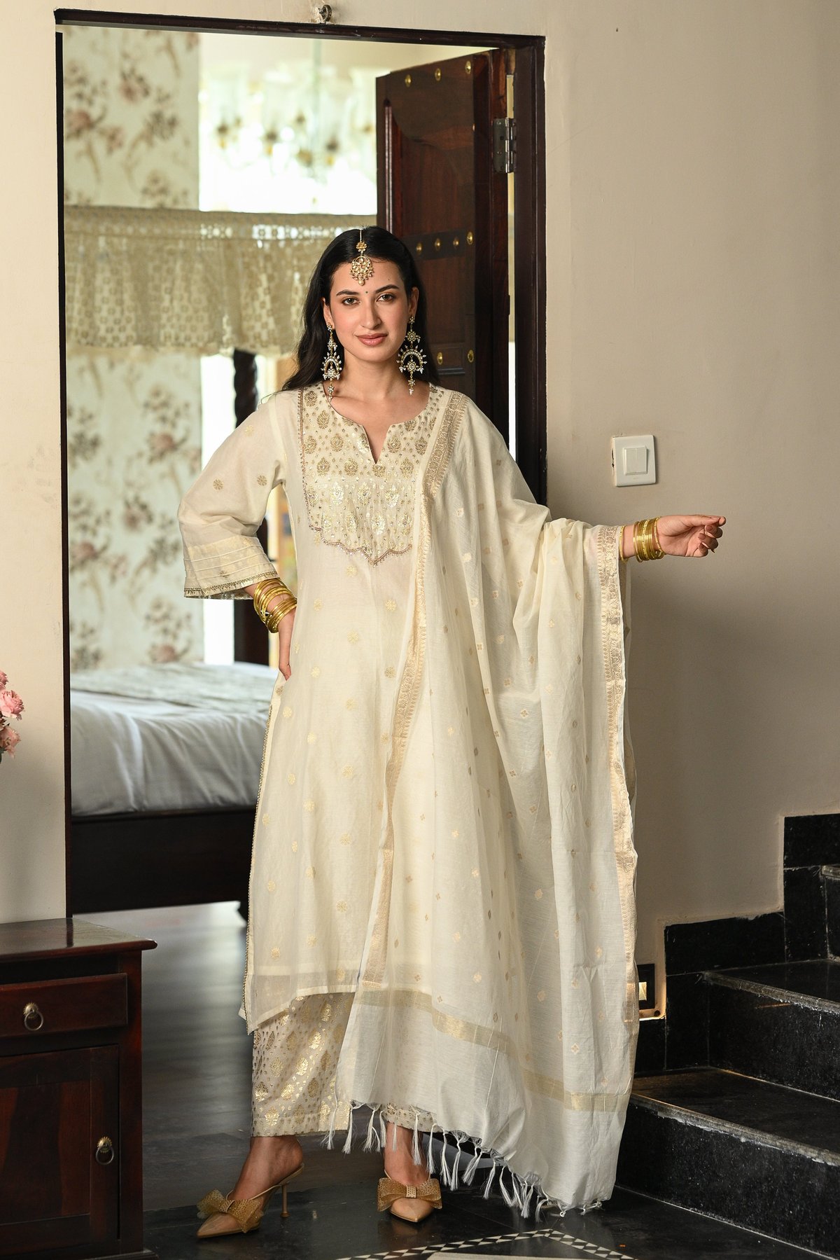 Off White Banarsi Mul Chanderi Suit Set-SET OF-3