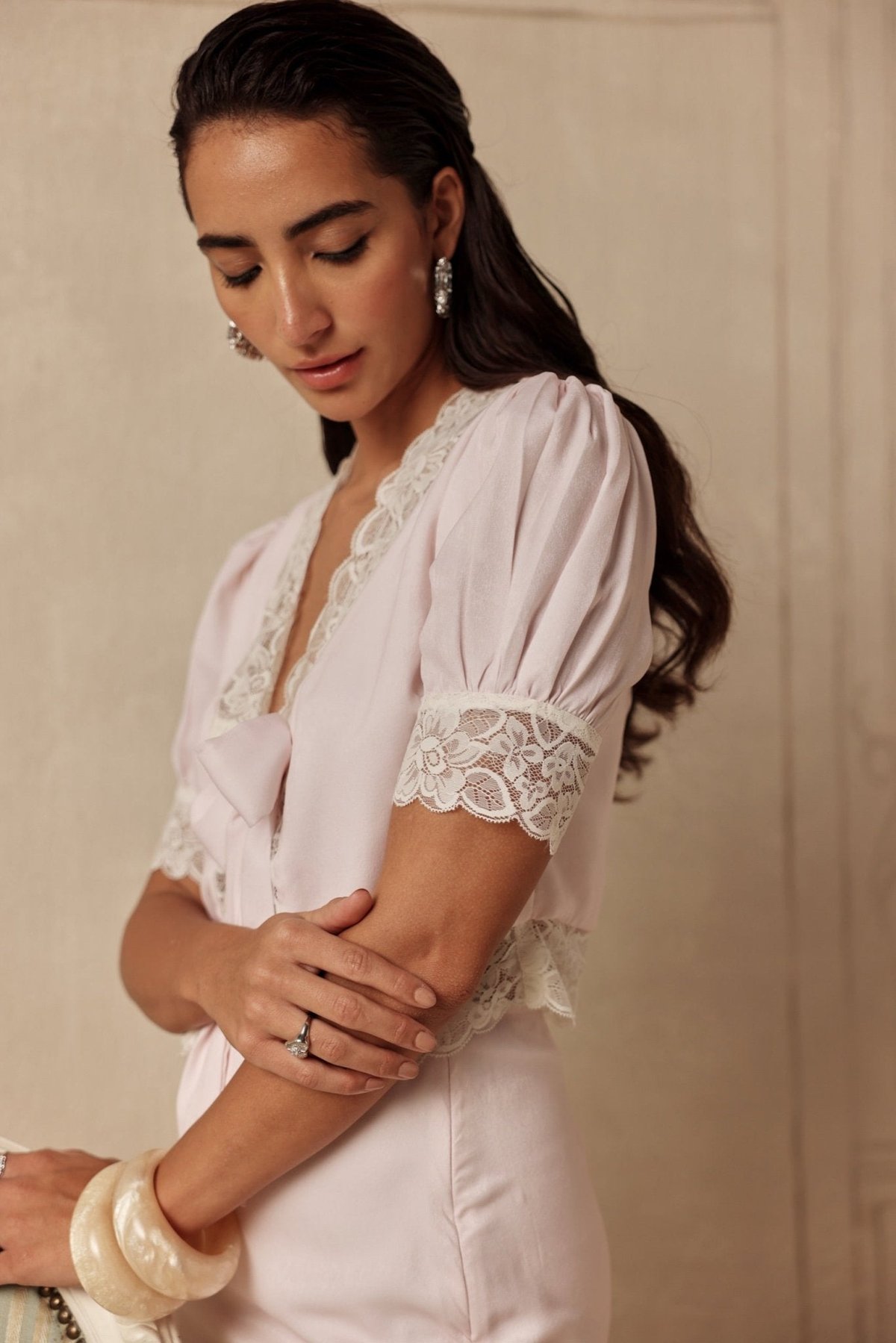 Pompadour Bow Top