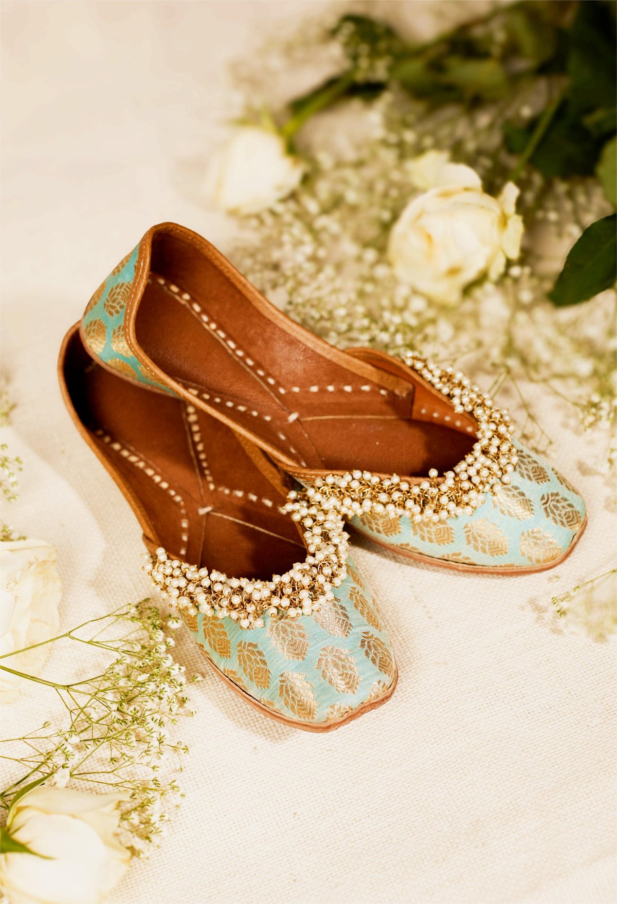 Pearl Light Blue Jutti