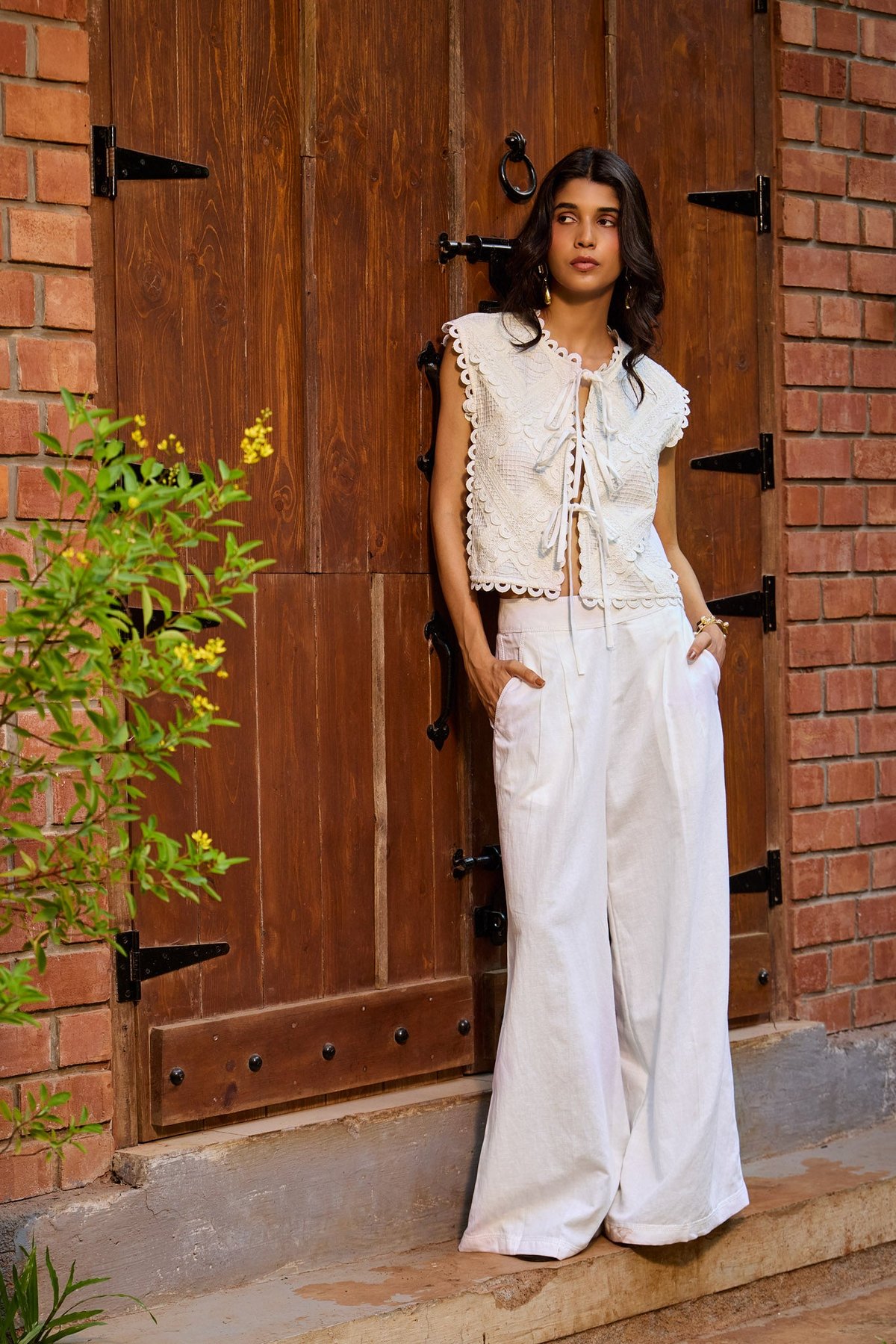 Ivory Lace Linen Set