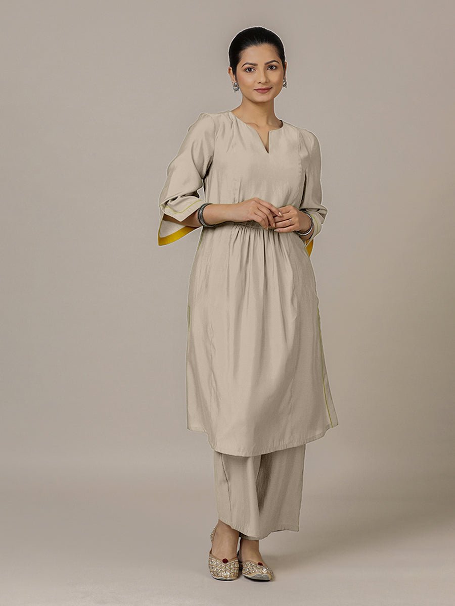 Nimrat Rozaana Kurta