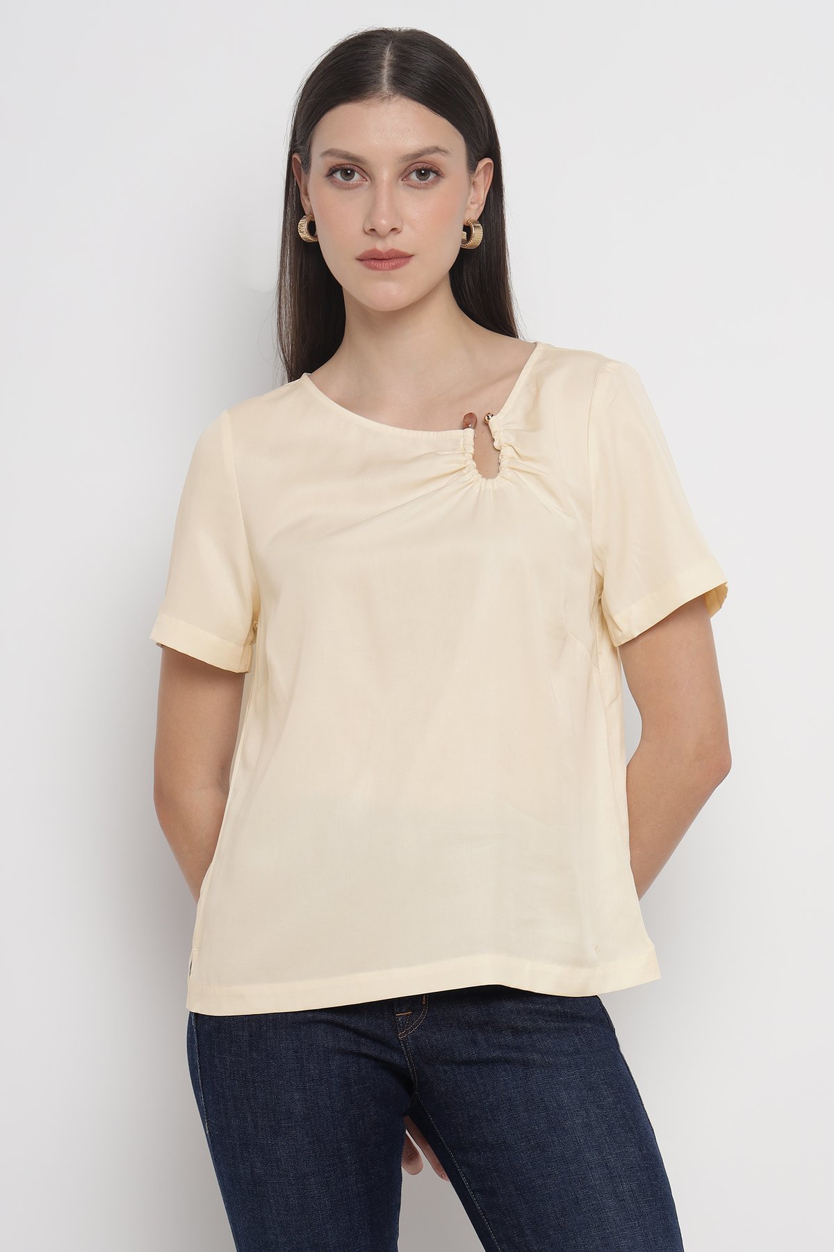 Light Pearl Lyocell Round-Neck Top with Keyhole Detail