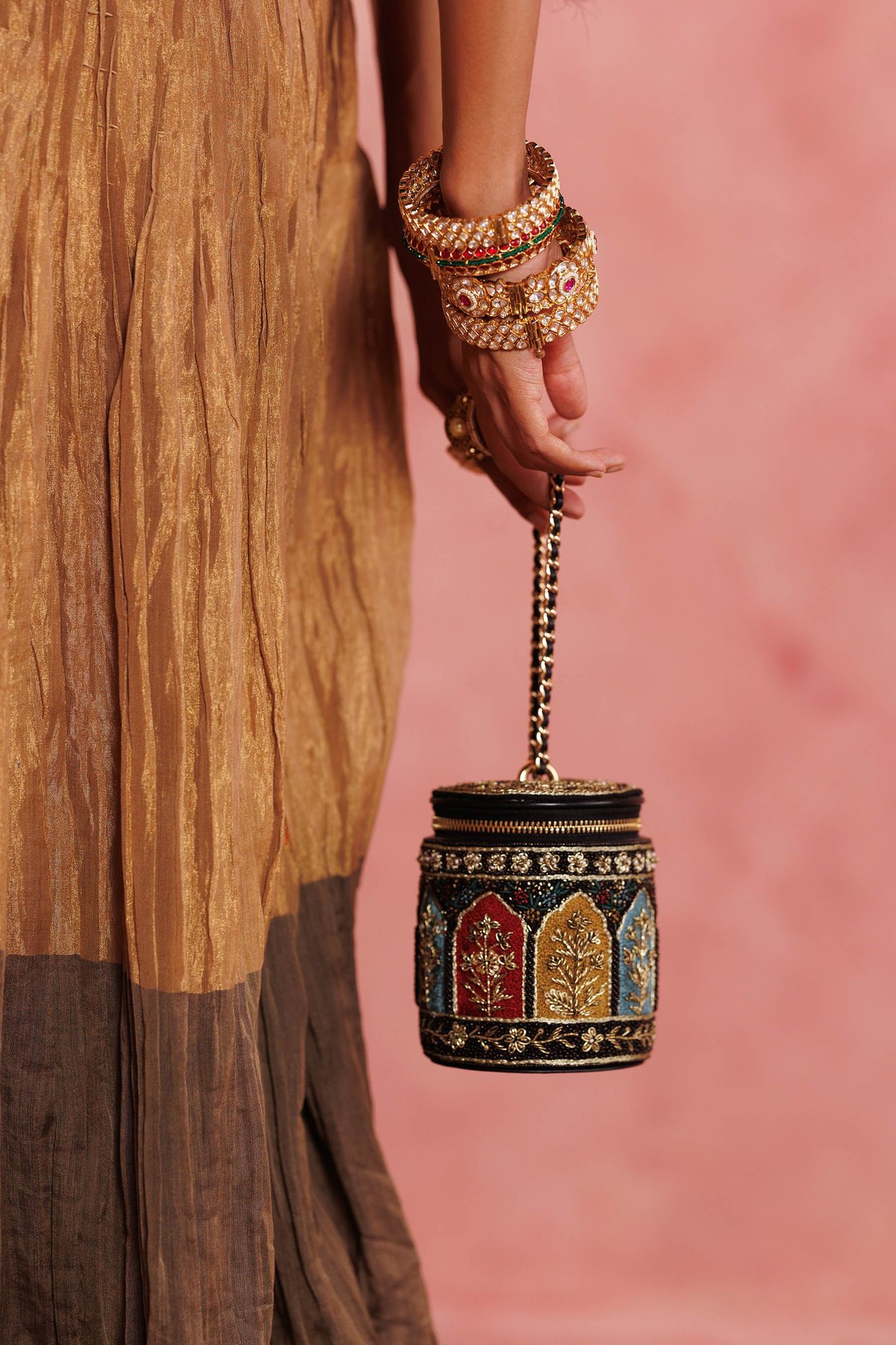 Rooh Barrel Bag