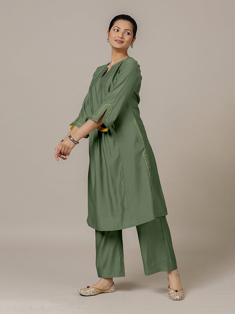 Nimrat Rozaana Kurta