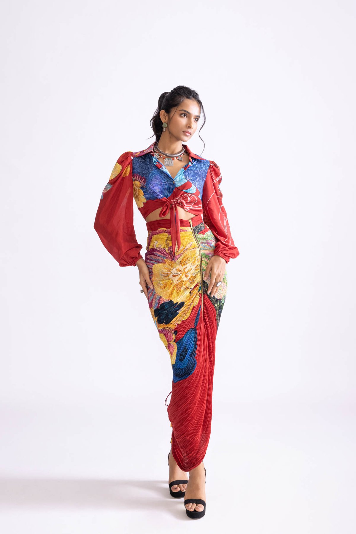 Red Daisy Print Tie-Up Crop Shirt