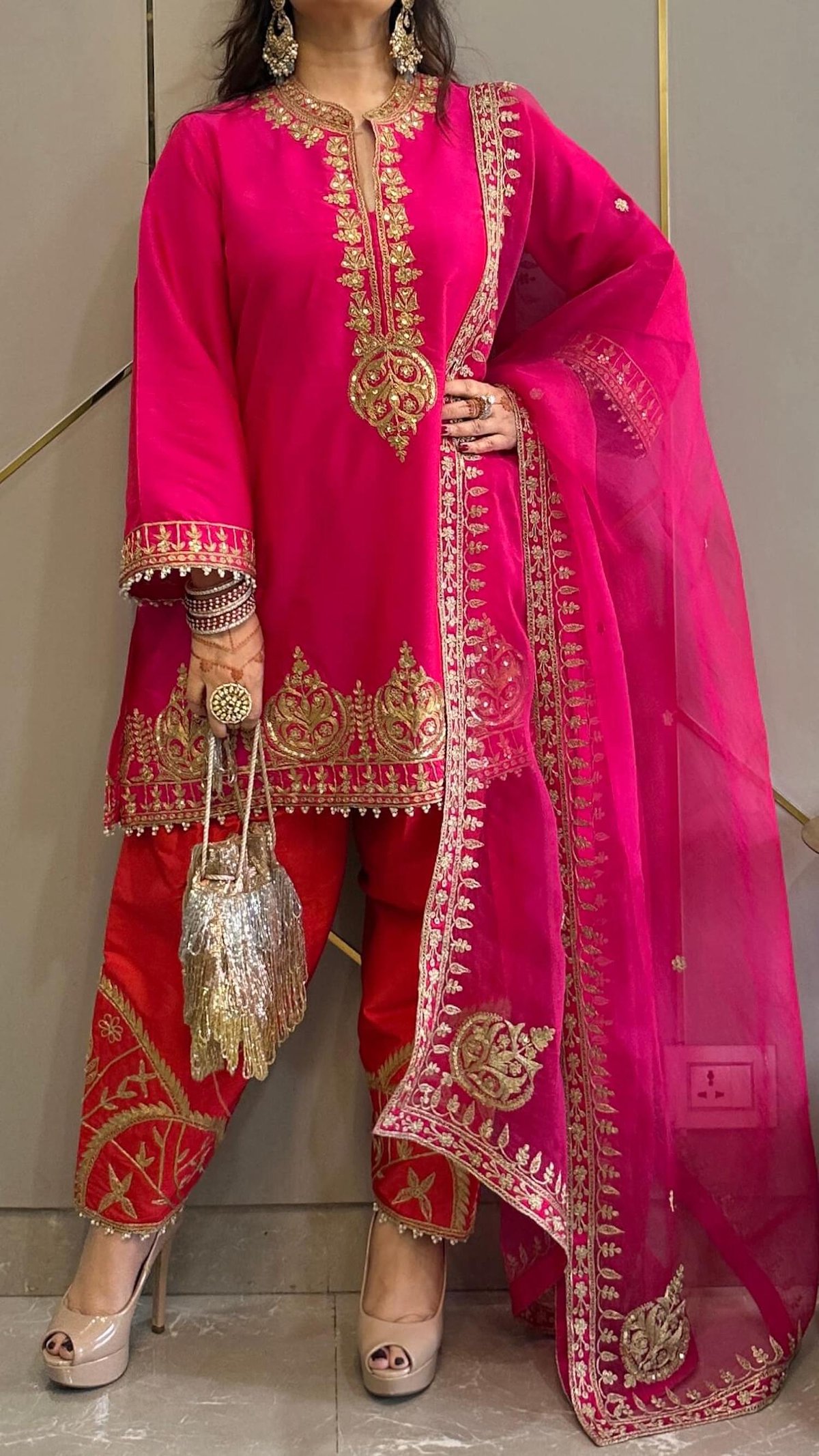 Full Pink Hand And Dori Phiran Suit Without Dupatta