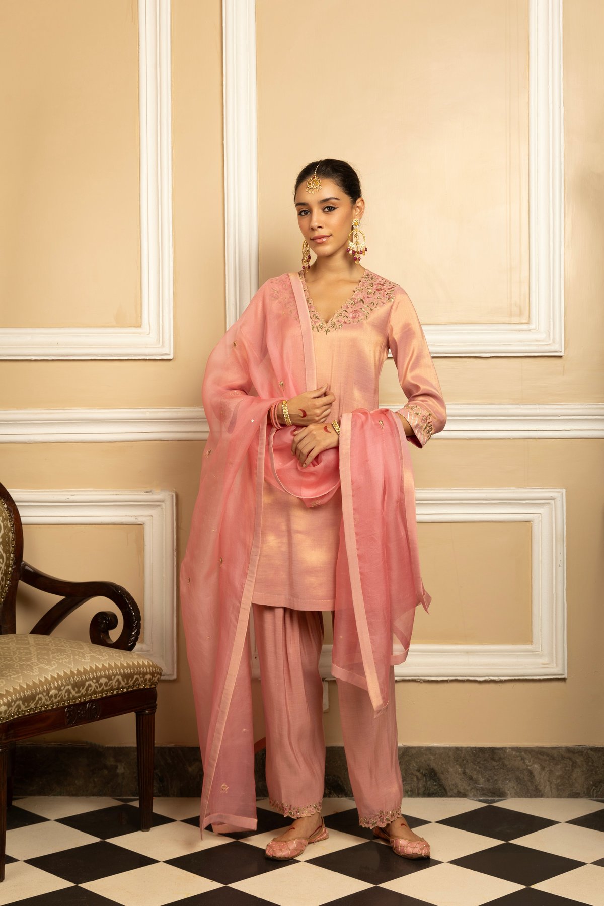 Saanvi Handcrafted Tissue Kurta Set