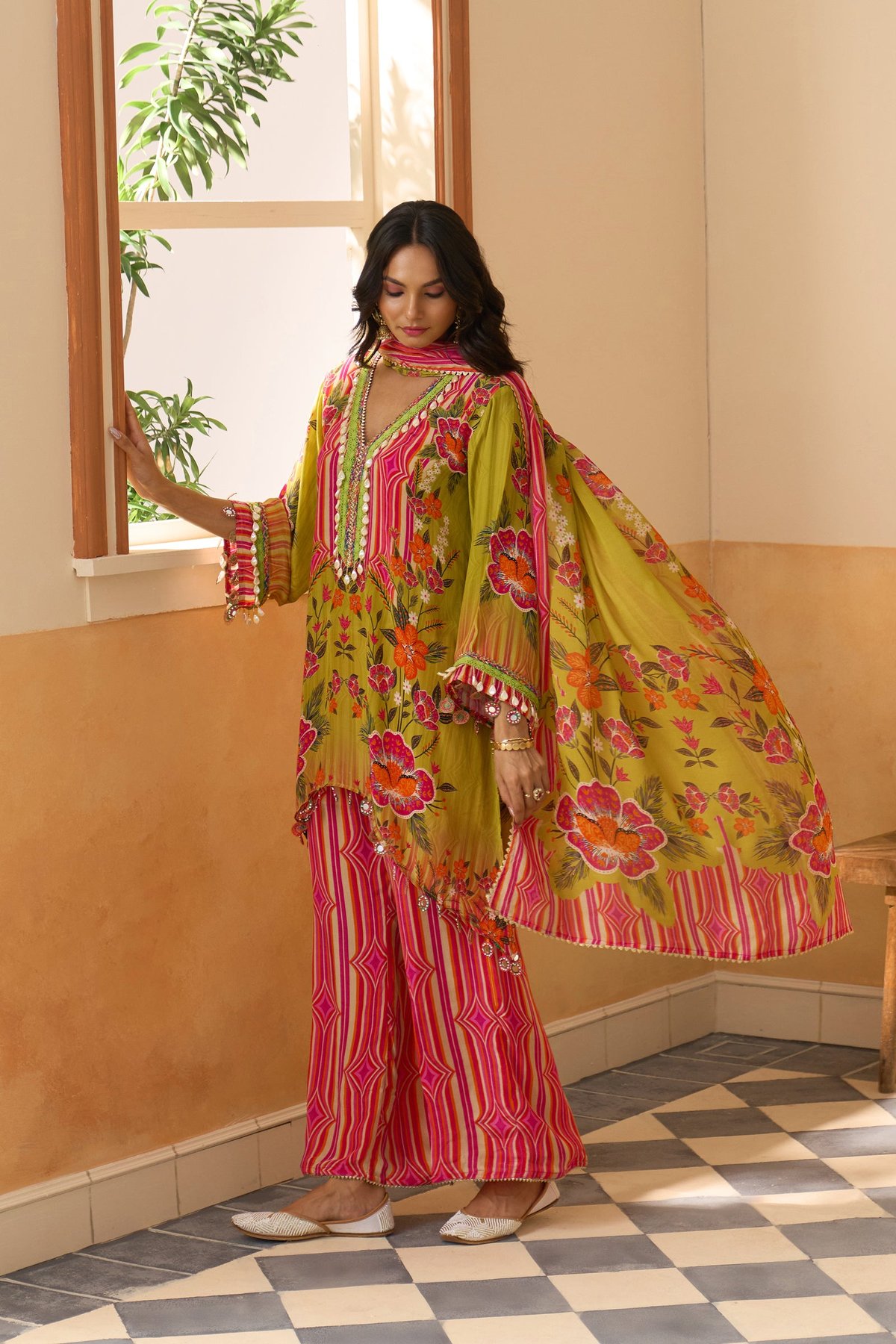 Mustard Pink Printed Kurta Set with V-Neck