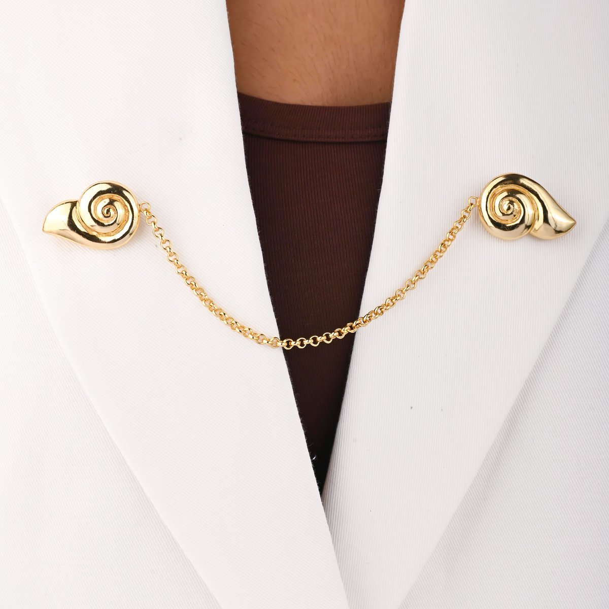 Moon Snail Link Brooch Gold