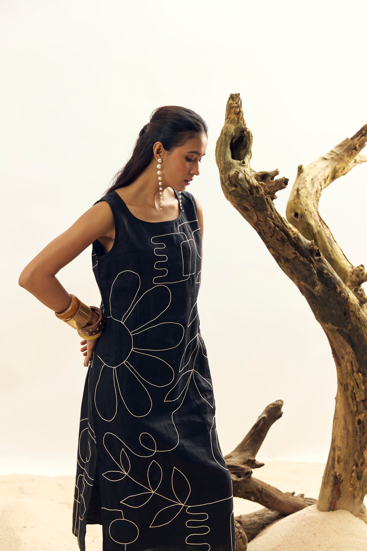 Black Linen Sleeveless Scoop Neck Midi Shift Dress