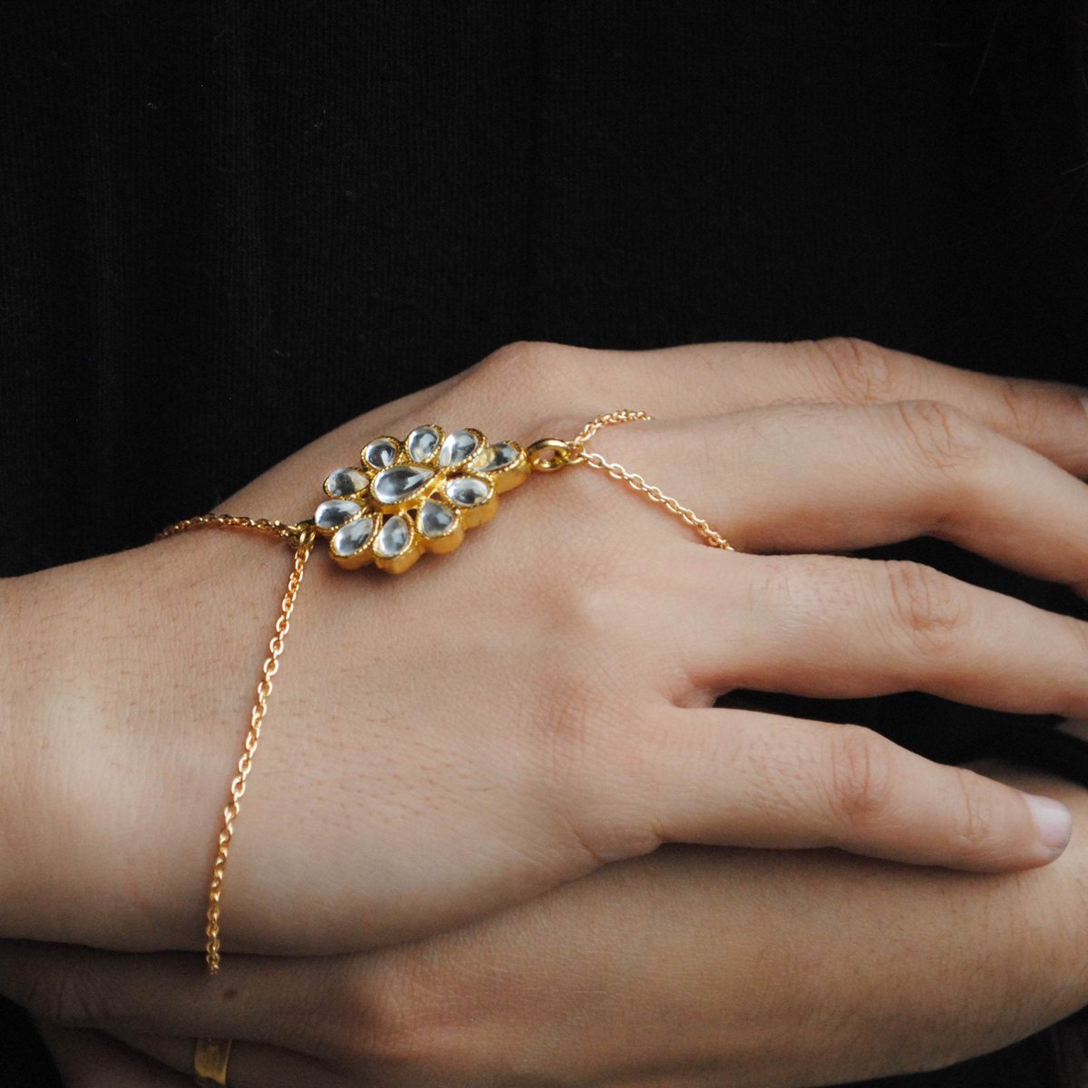 Kundan Haathphool Bracelet