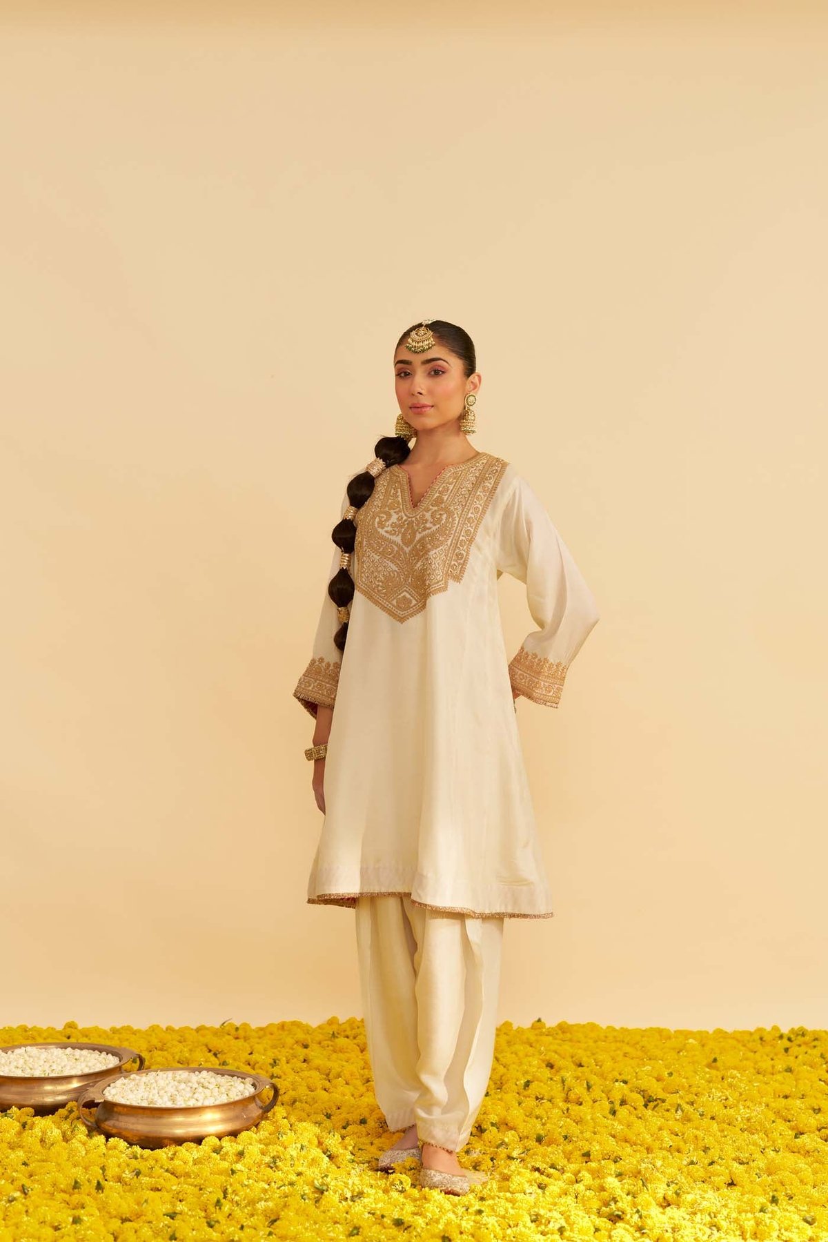 Daisy Ivory Embroidered Short Chauga Kurta Set