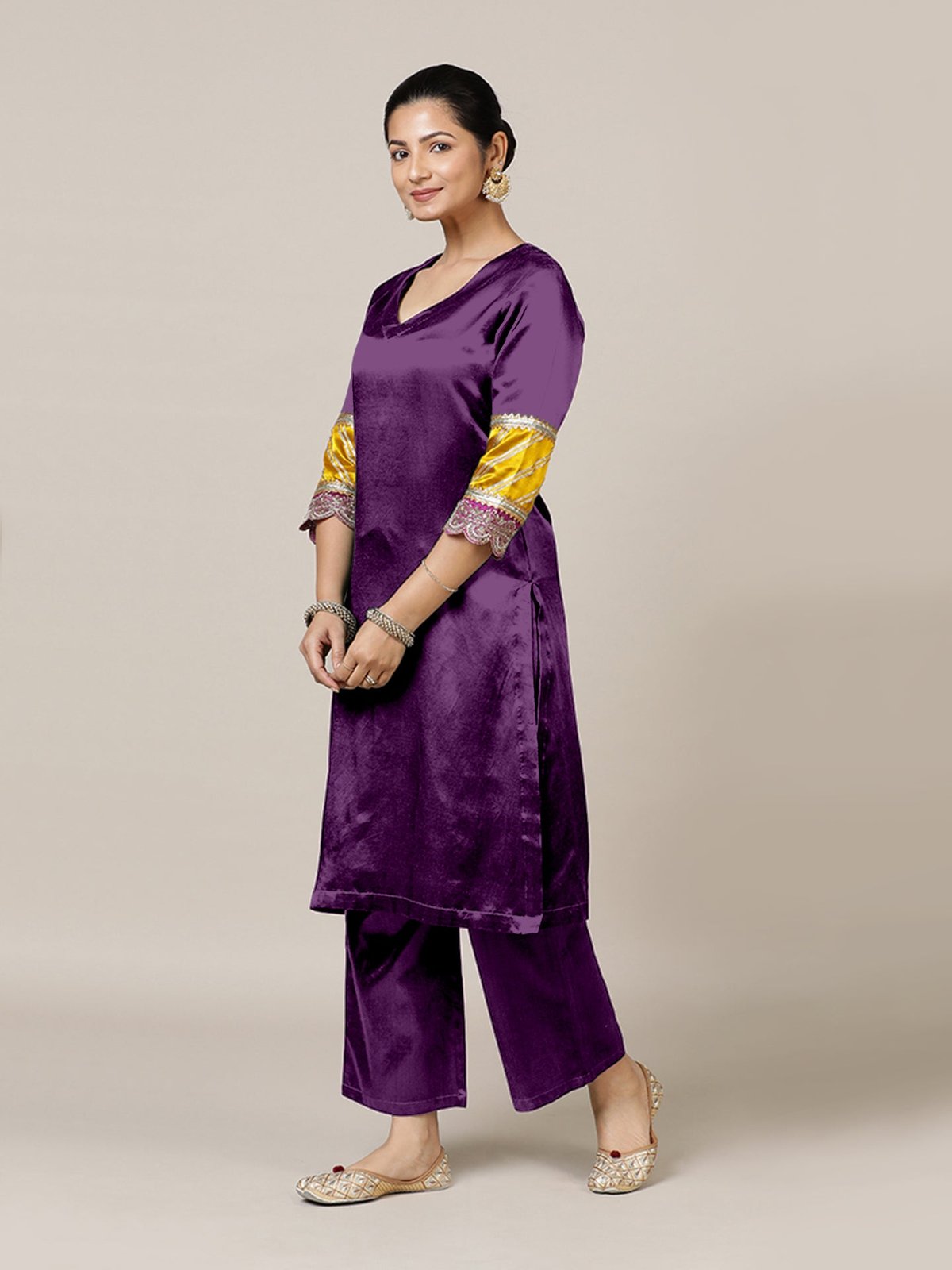 Kainaat Tyohaar Kurta Set