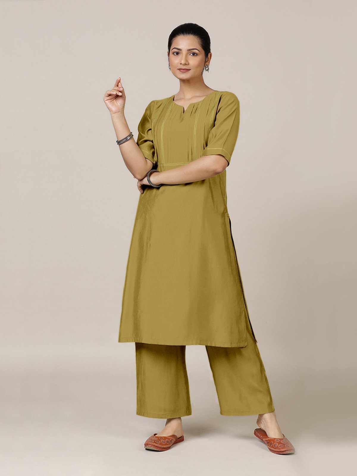 Esha Rozaana Kurta Set