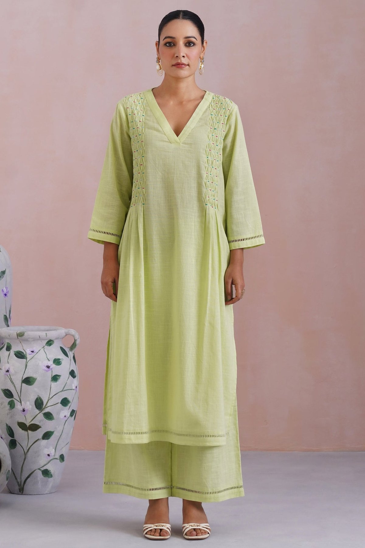 Embroidered Kurta Set With Pintucks Detailing