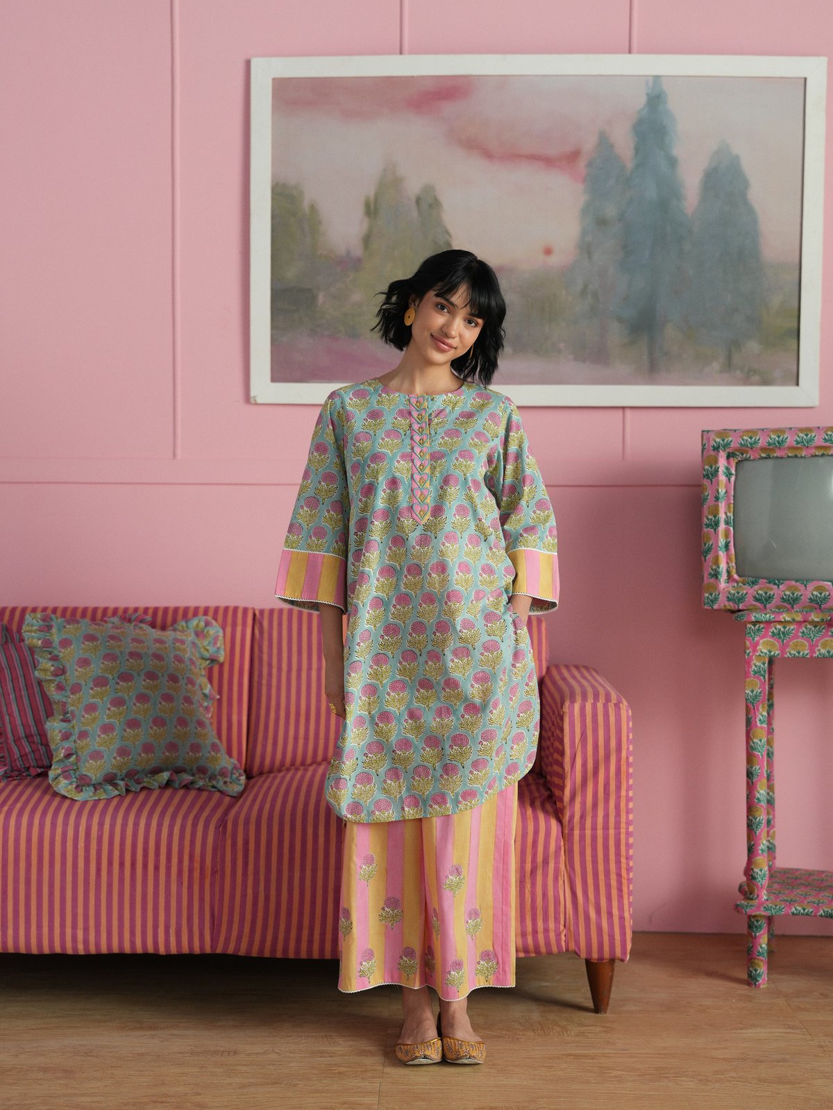 MARIGOLD ROUNDED GHERA KURTA WITH WIDE-LEGGED PANTS