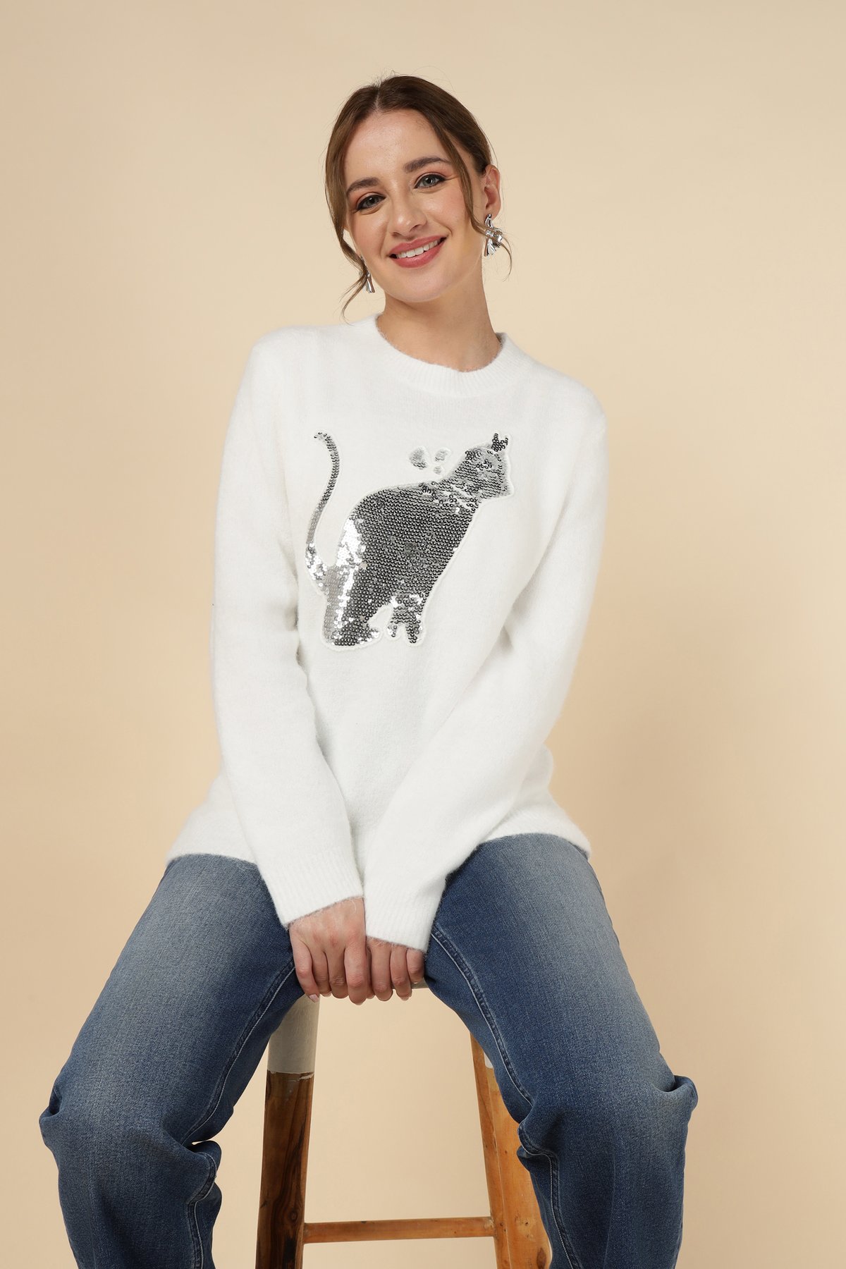 White Sequin Cat Motif Crewneck Pullover Sweater