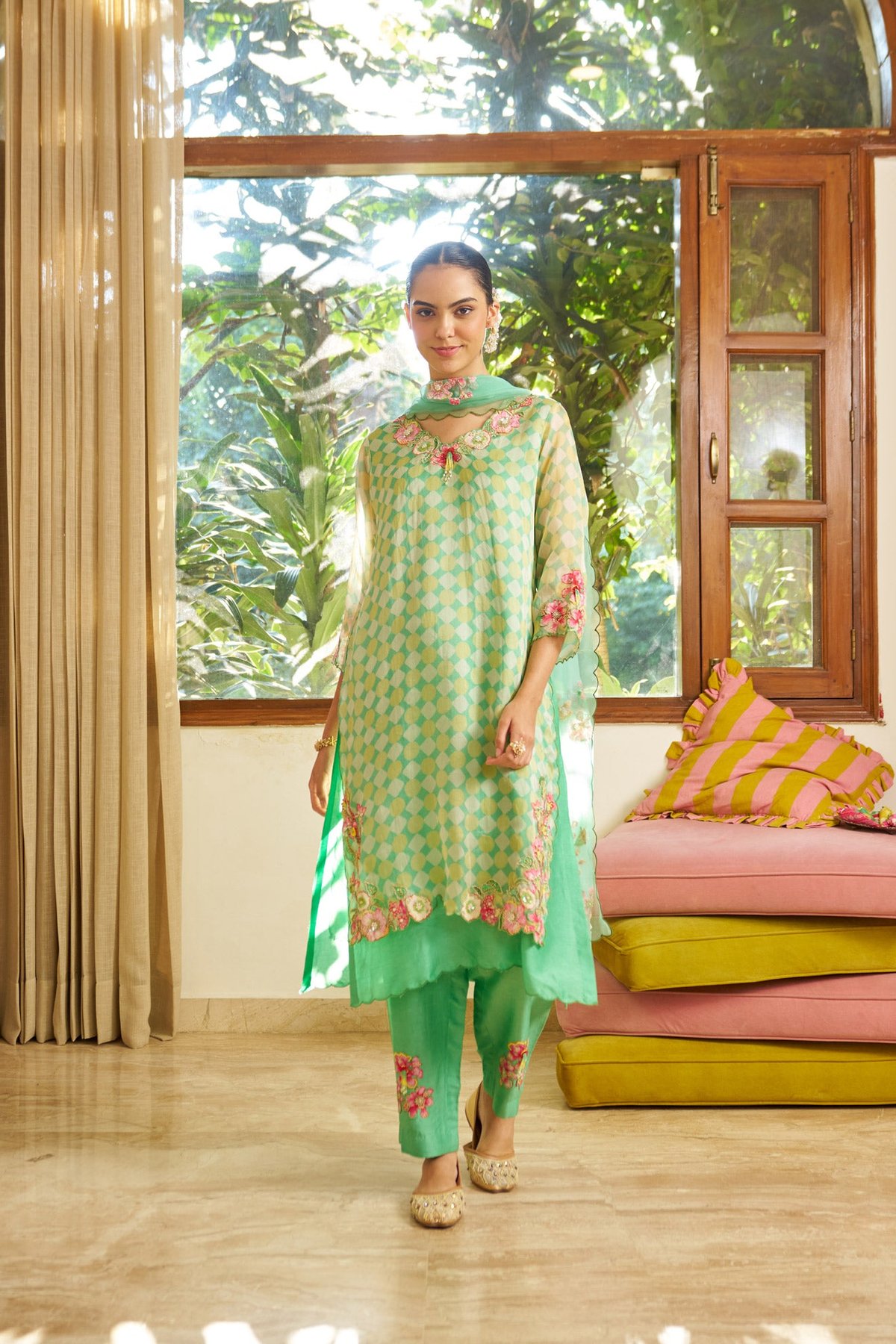 Green Organza Kurta Set with Floral Embroidery