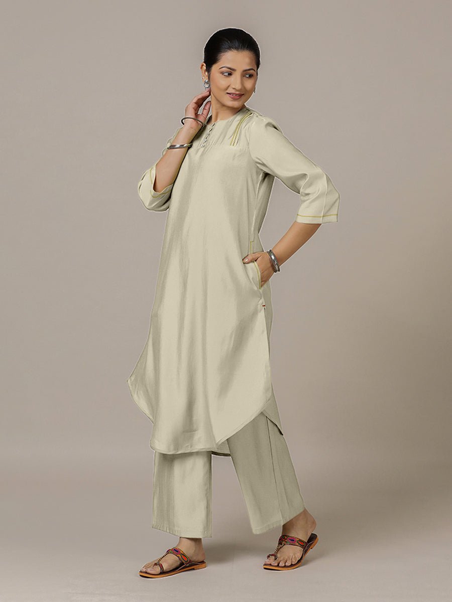 Urvi Rozaana Kurta