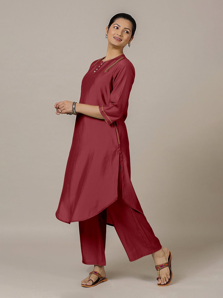 Urvi Rozaana Kurta