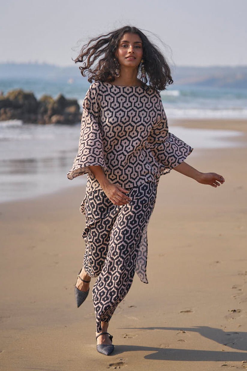 Black and White Geometric Print Straight-Leg Trousers
