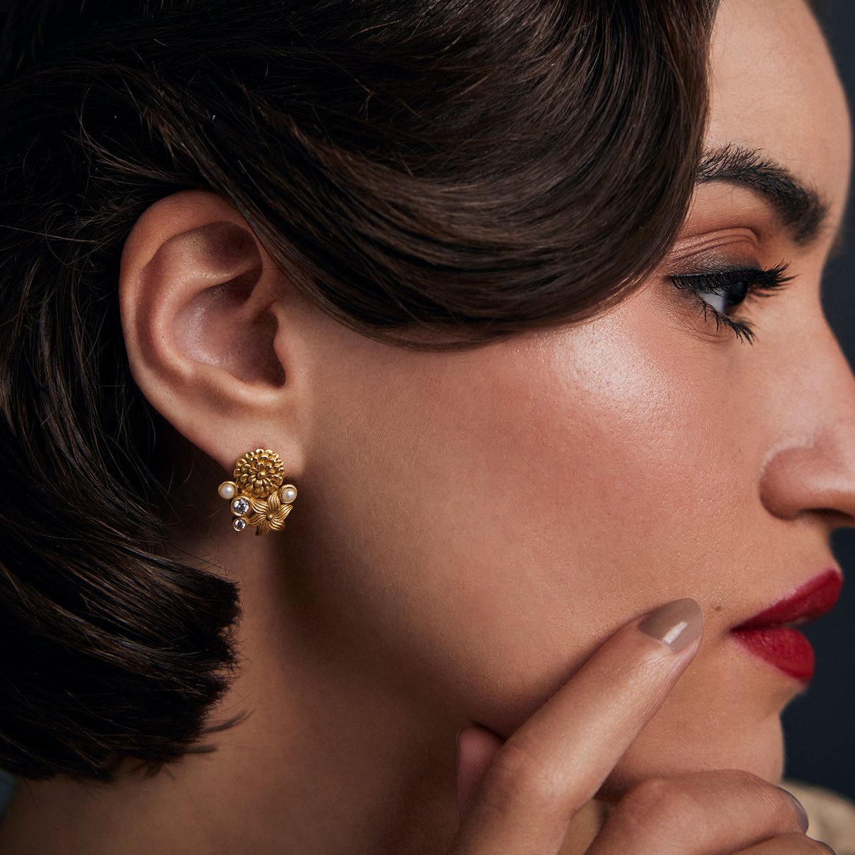 Opaline Helmi Studs