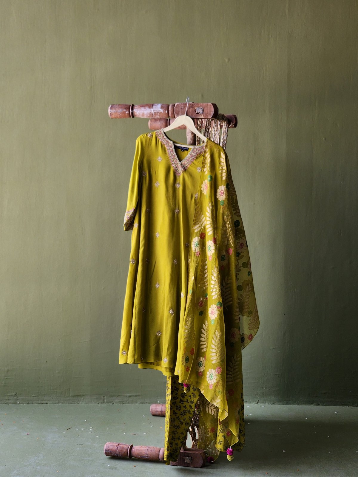Mehendi Green Semi-Flared Embroidered Kurta Set