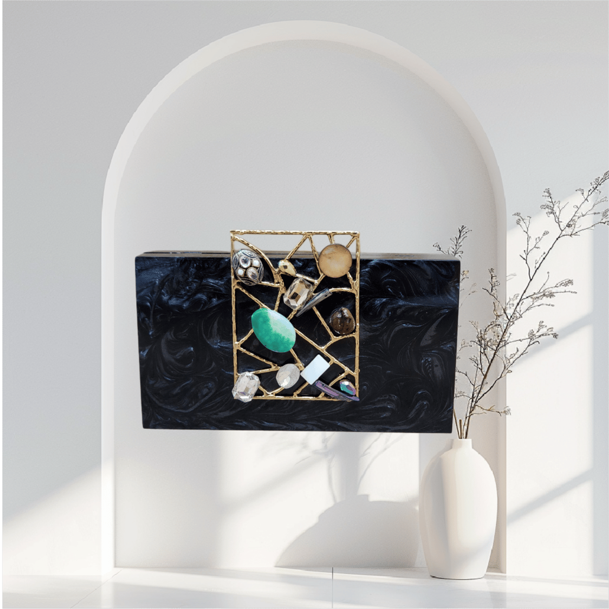 The Auor Clutch