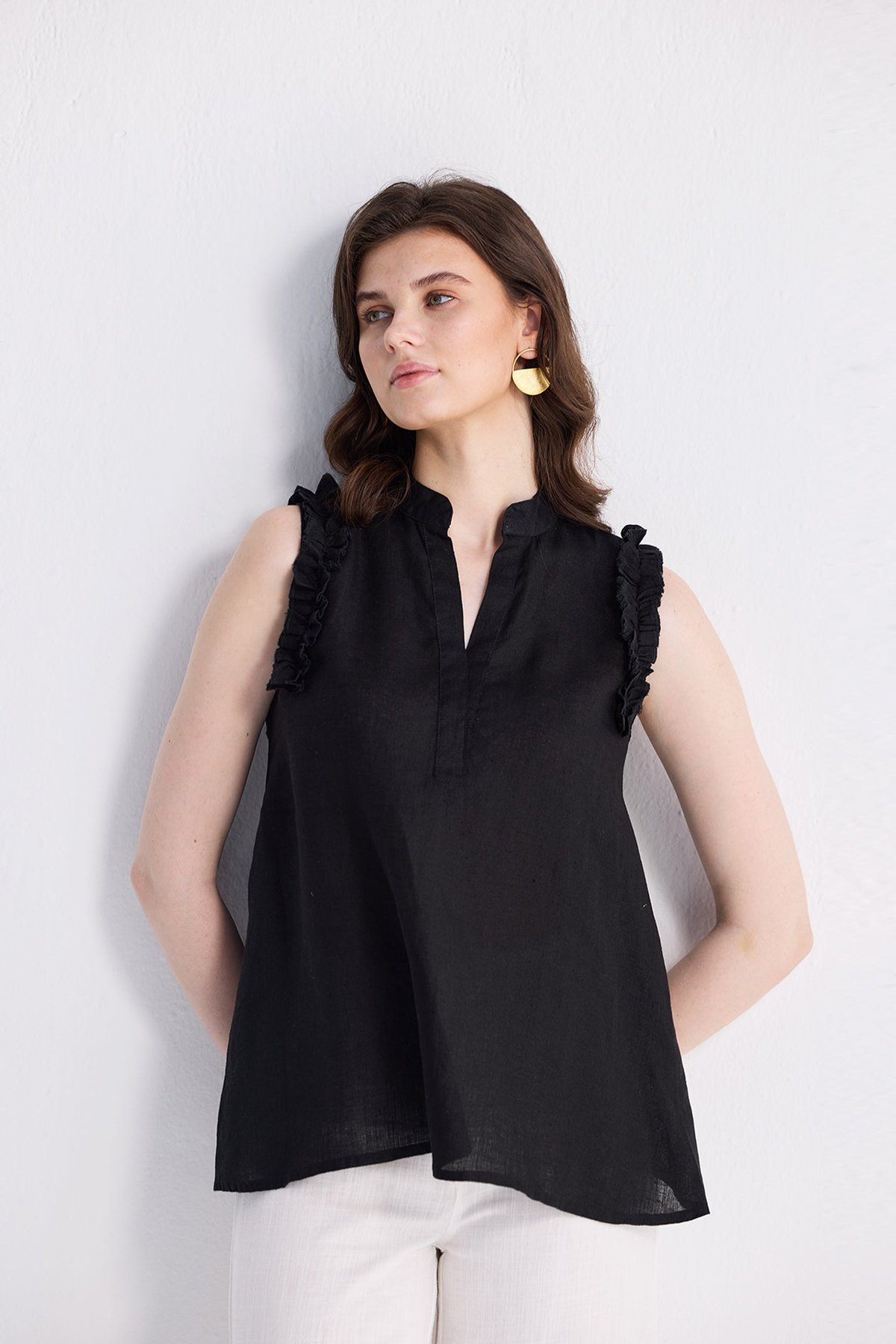 Sleeveless Hemp Top with Ruffles