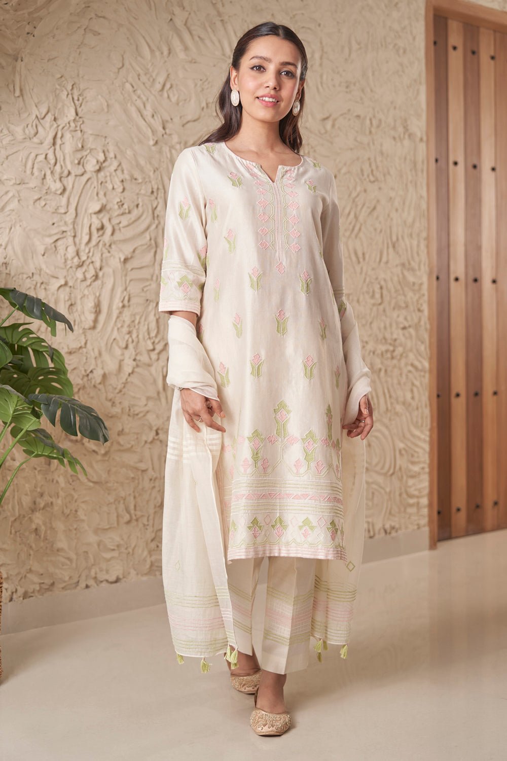 Ivory Chanderi Applique Embroidered Kurta Set